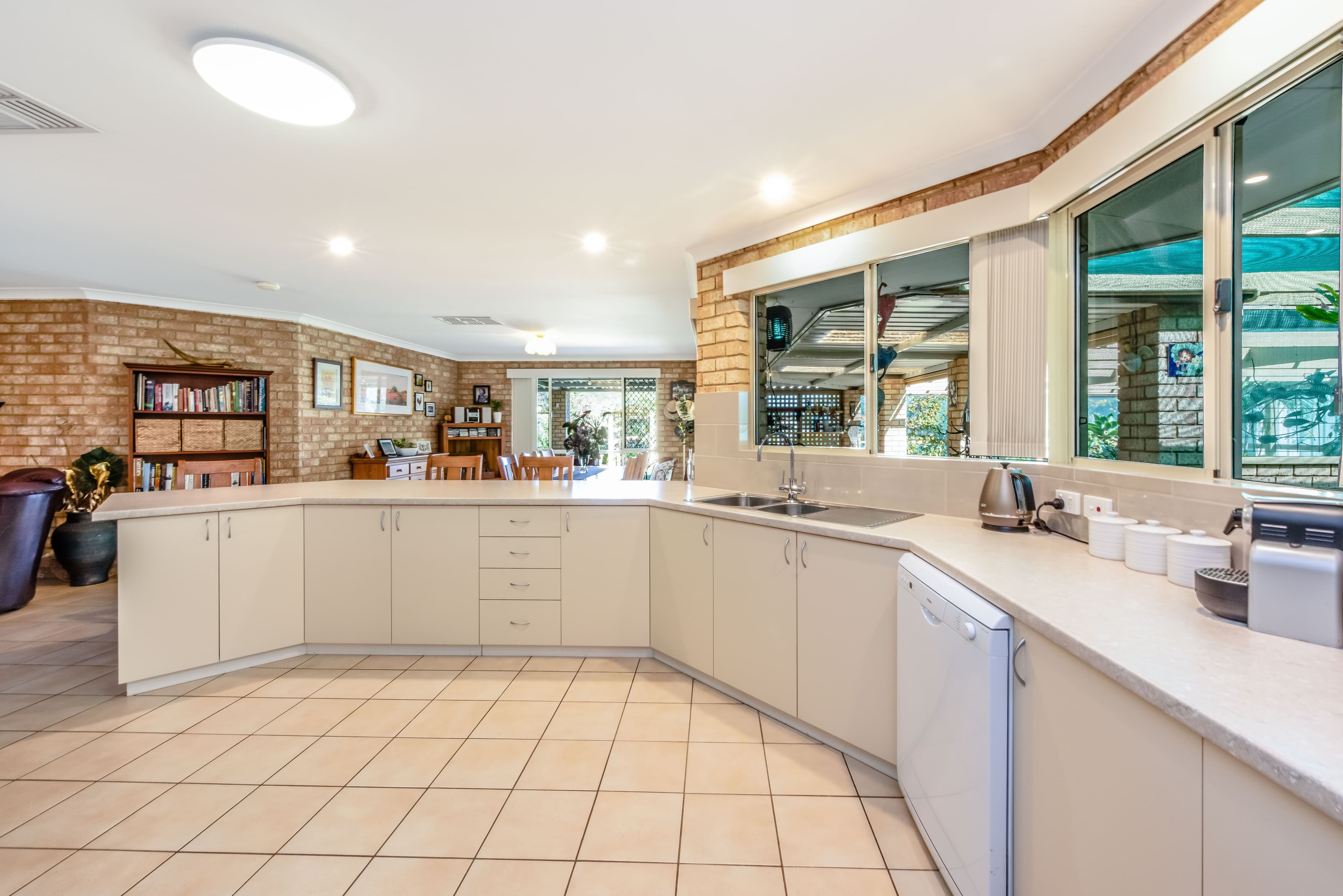 13 Mimosa Court, Strathalbyn WA 6530, Strathalbyn - Thumbnail 6