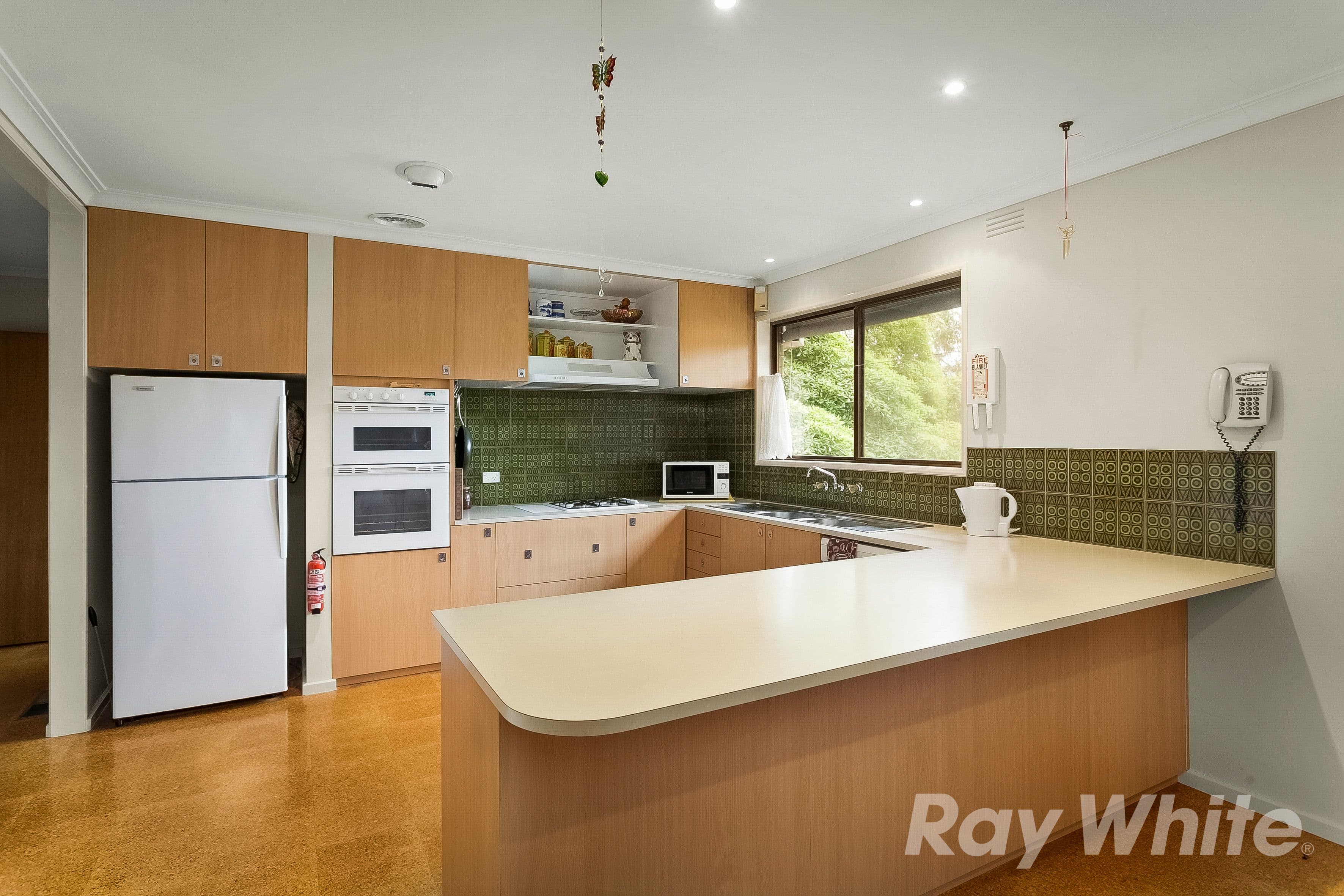 3 Greenbriar Avenue, Wheelers Hill VIC 3150, Wheelers Hill - Thumbnail 2