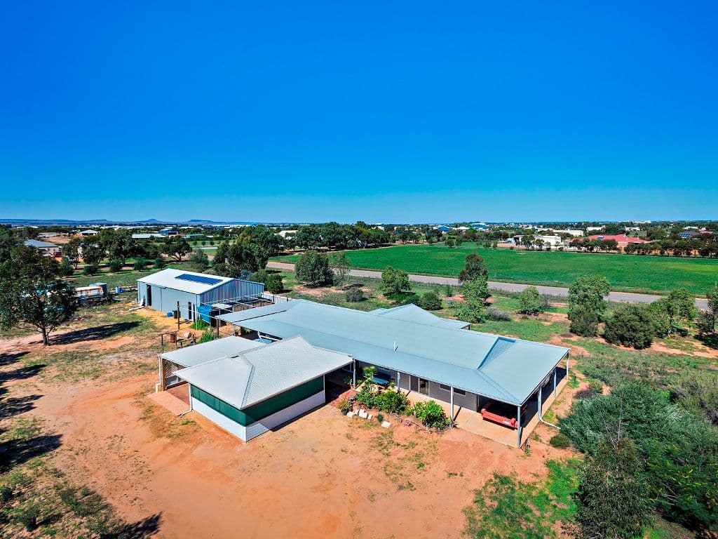7 Eastlyn Drive, Deepdale WA 6532, Deepdale - Thumbnail 2