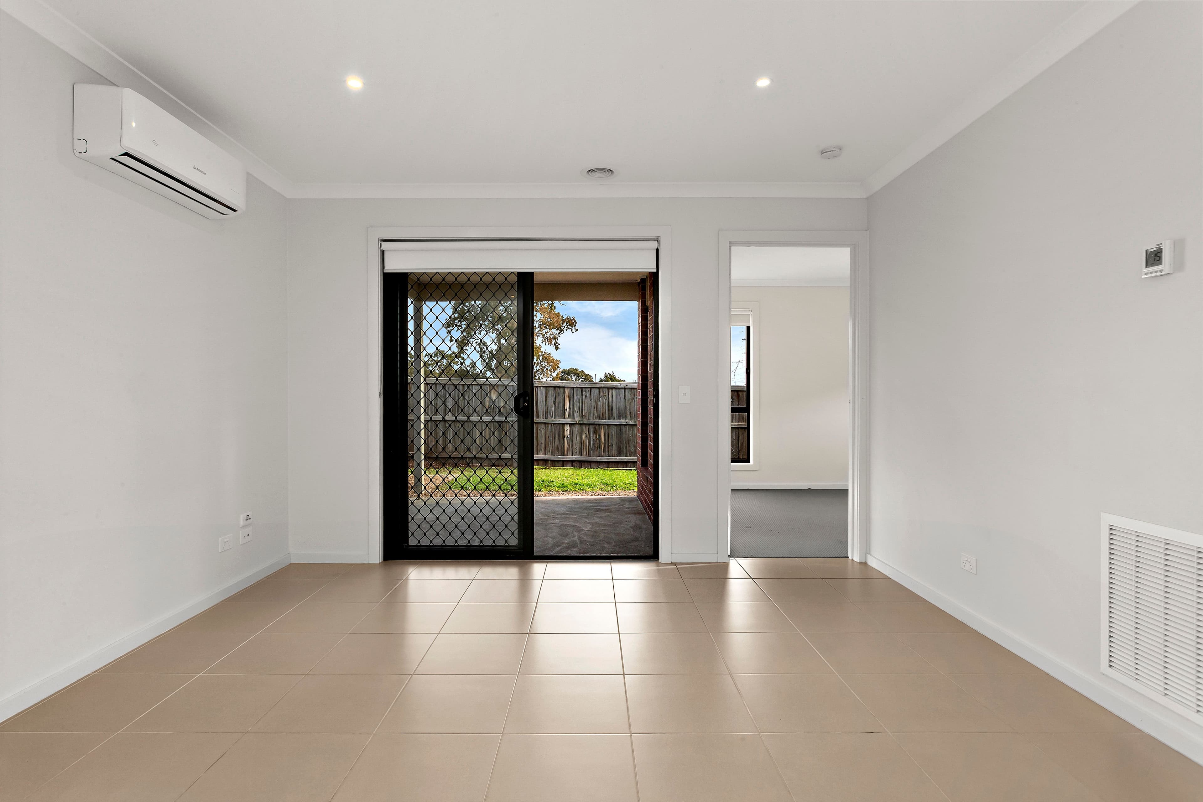 4 Travertine Crescent, Doreen VIC 3754, Doreen - Thumbnail 4
