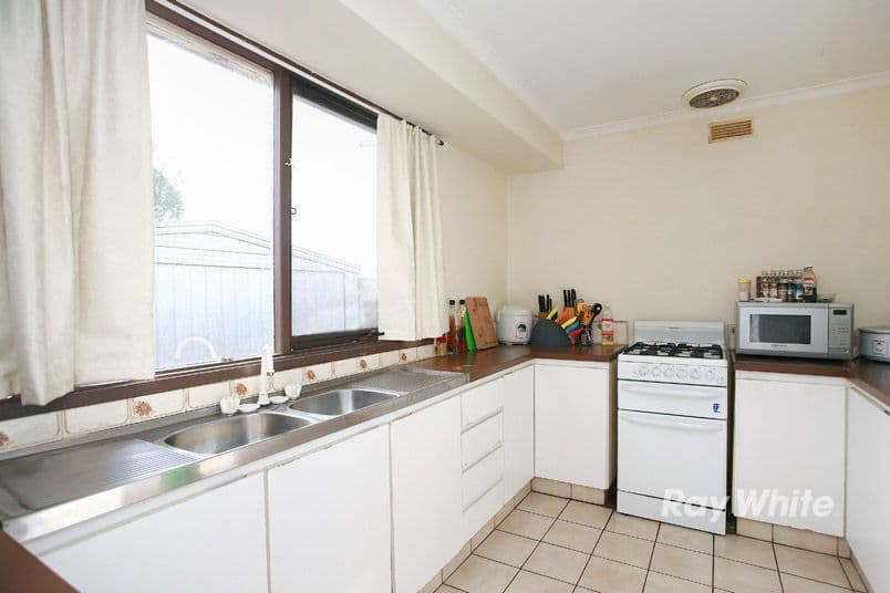 37 Pound Road, HAMPTON PARK VIC 3976, Hampton Park - Thumbnail 2