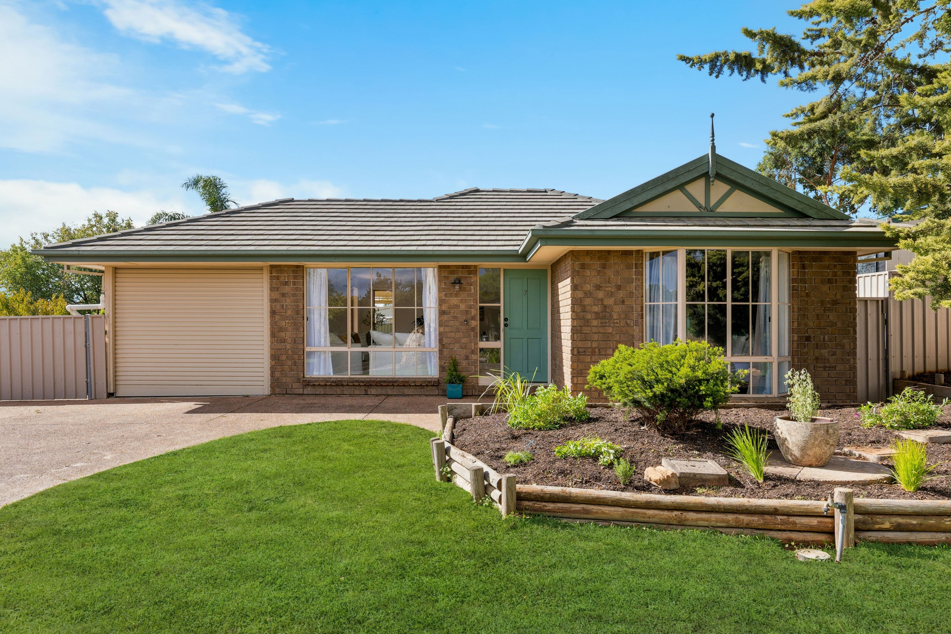 7 Young Court, Mount Barker SA 5251, Mount Barker - Image 1