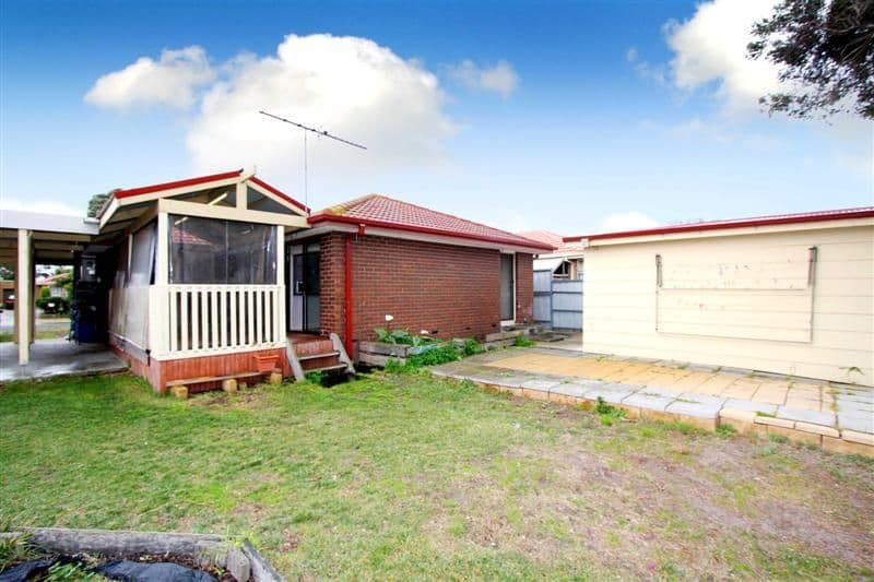 4 Yan Yean Place, ST ALBANS VIC 3021, St Albans - Thumbnail 2