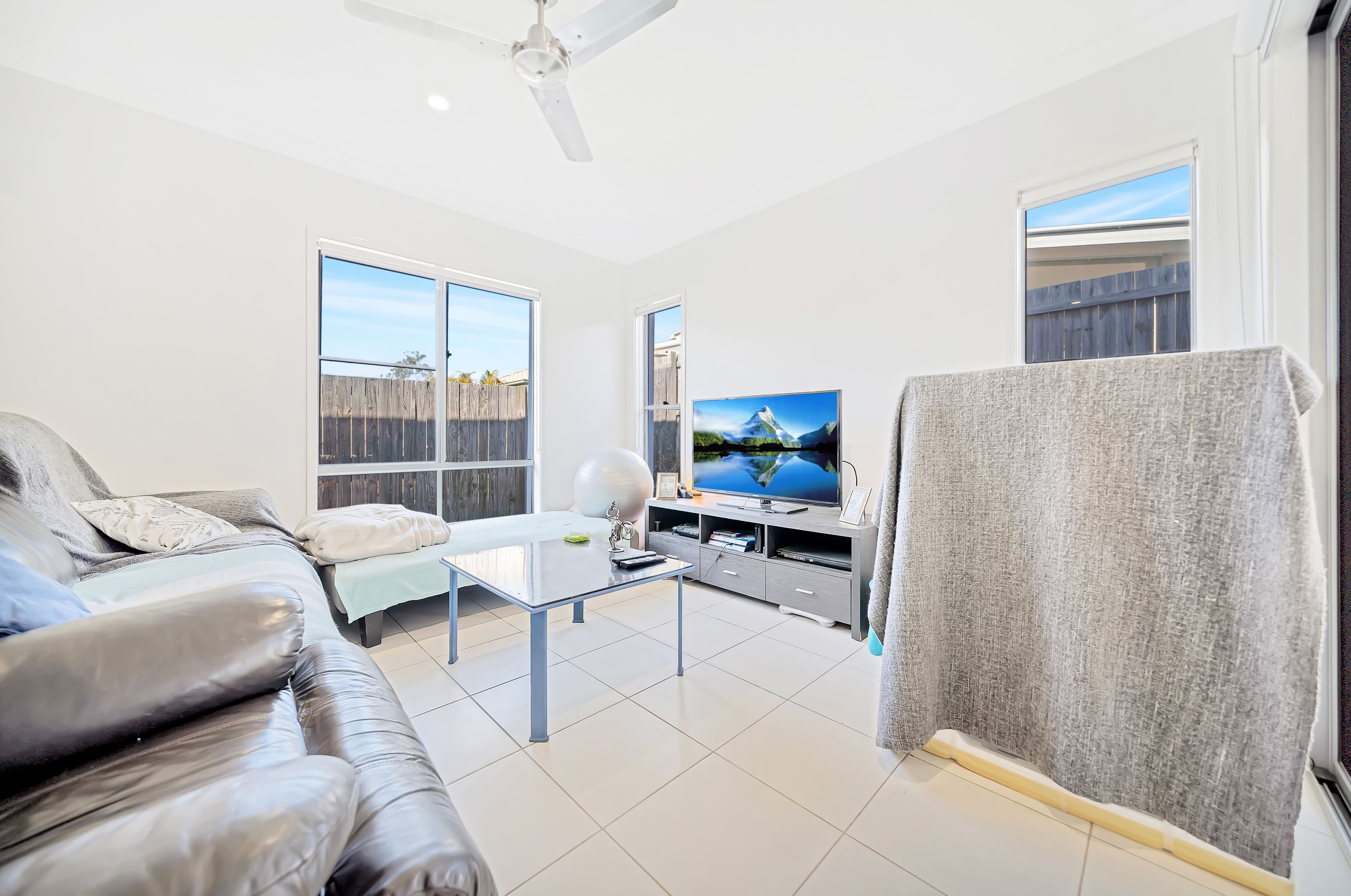 153 Parkes Street, Helensburgh, Helensburgh - Thumbnail 3