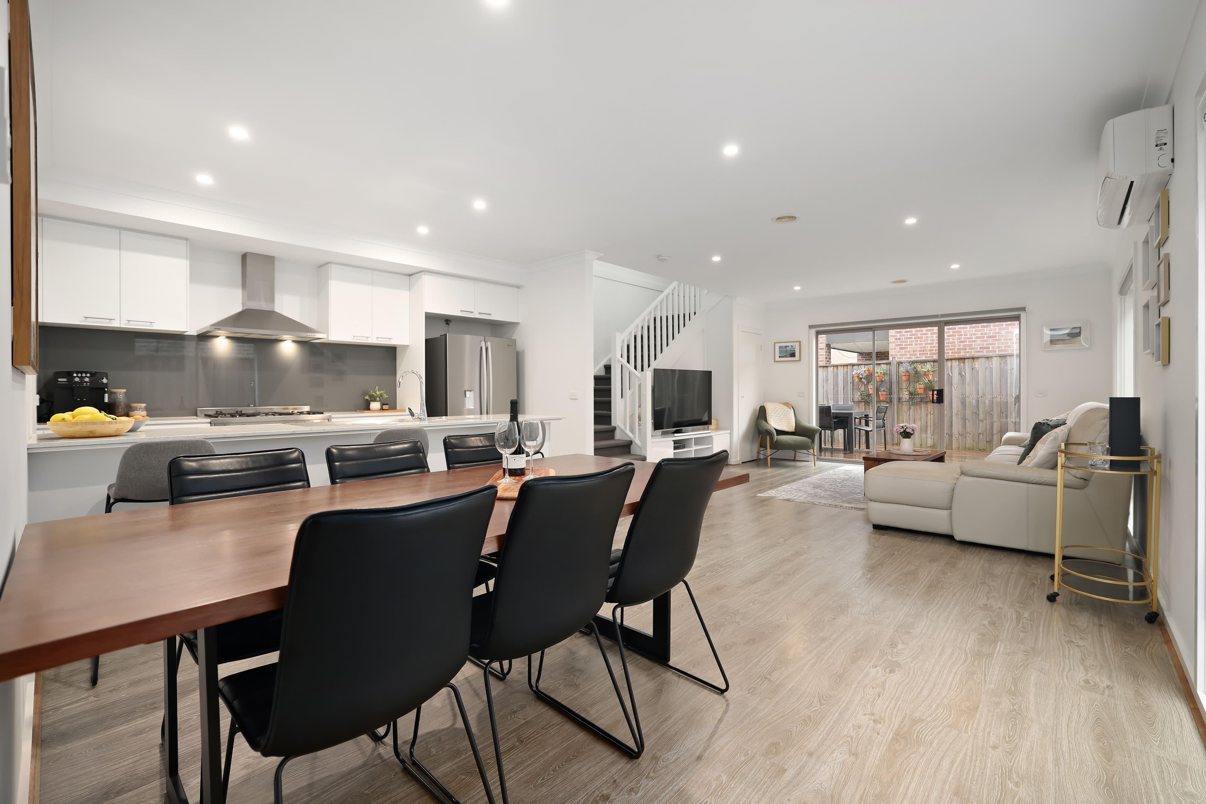 77 Verdant Street, Wantirna South VIC 3152, Wantirna South - Thumbnail 4