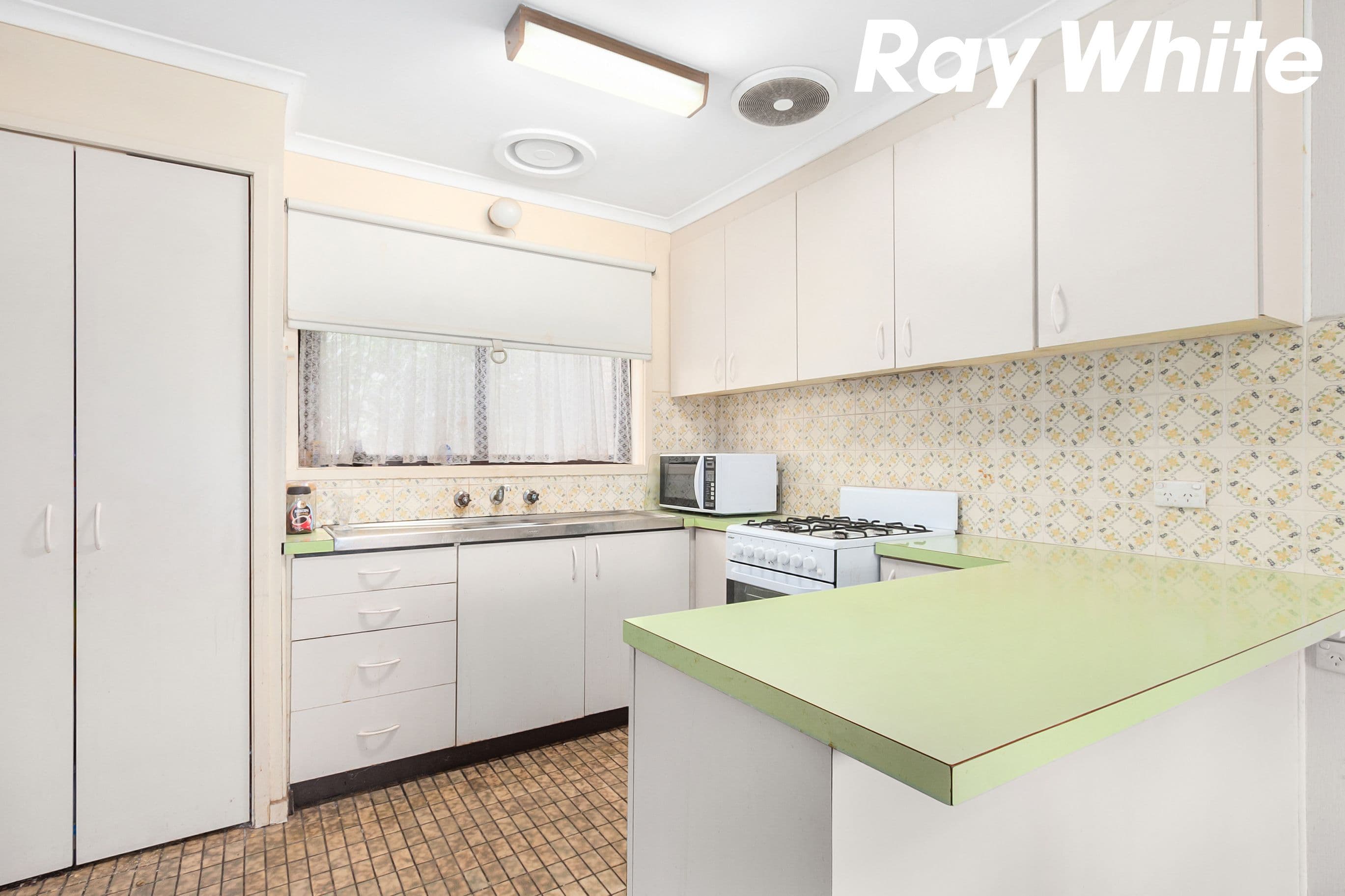 18-19 Henty Street, Pakenham VIC 3810, Pakenham - Thumbnail 3