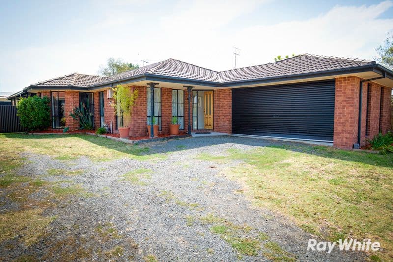 24 Bluegrass cresent, PAKENHAM VIC 3810, Pakenham - Image 1