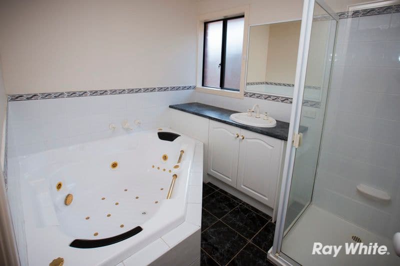 24 Bluegrass cresent, PAKENHAM VIC 3810, Pakenham - Thumbnail 8
