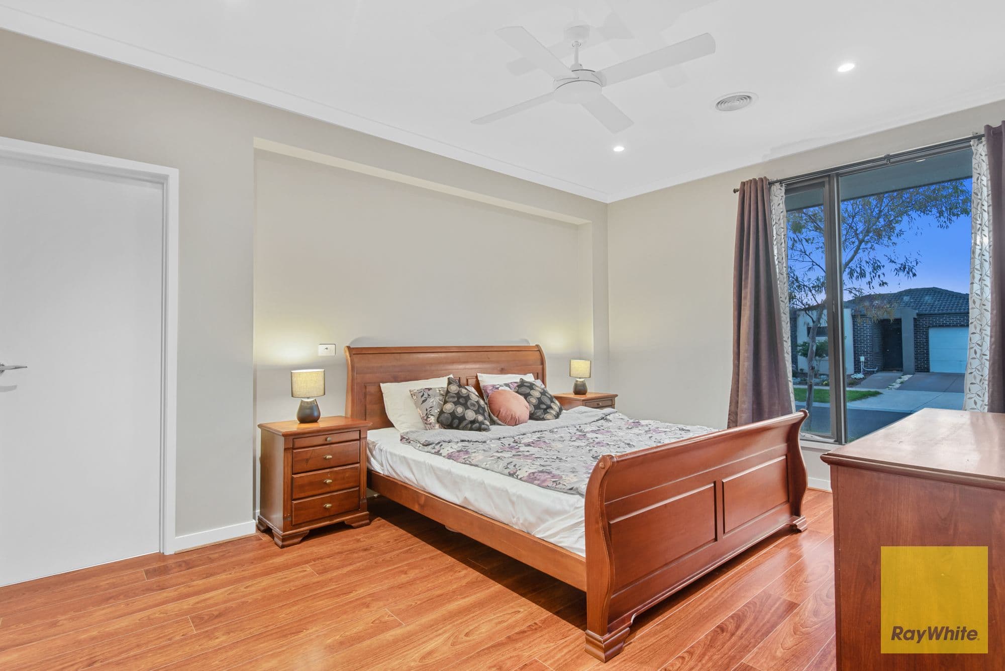 16 Sissinghurst Street, Truganina VIC 3029, Truganina - Thumbnail 4