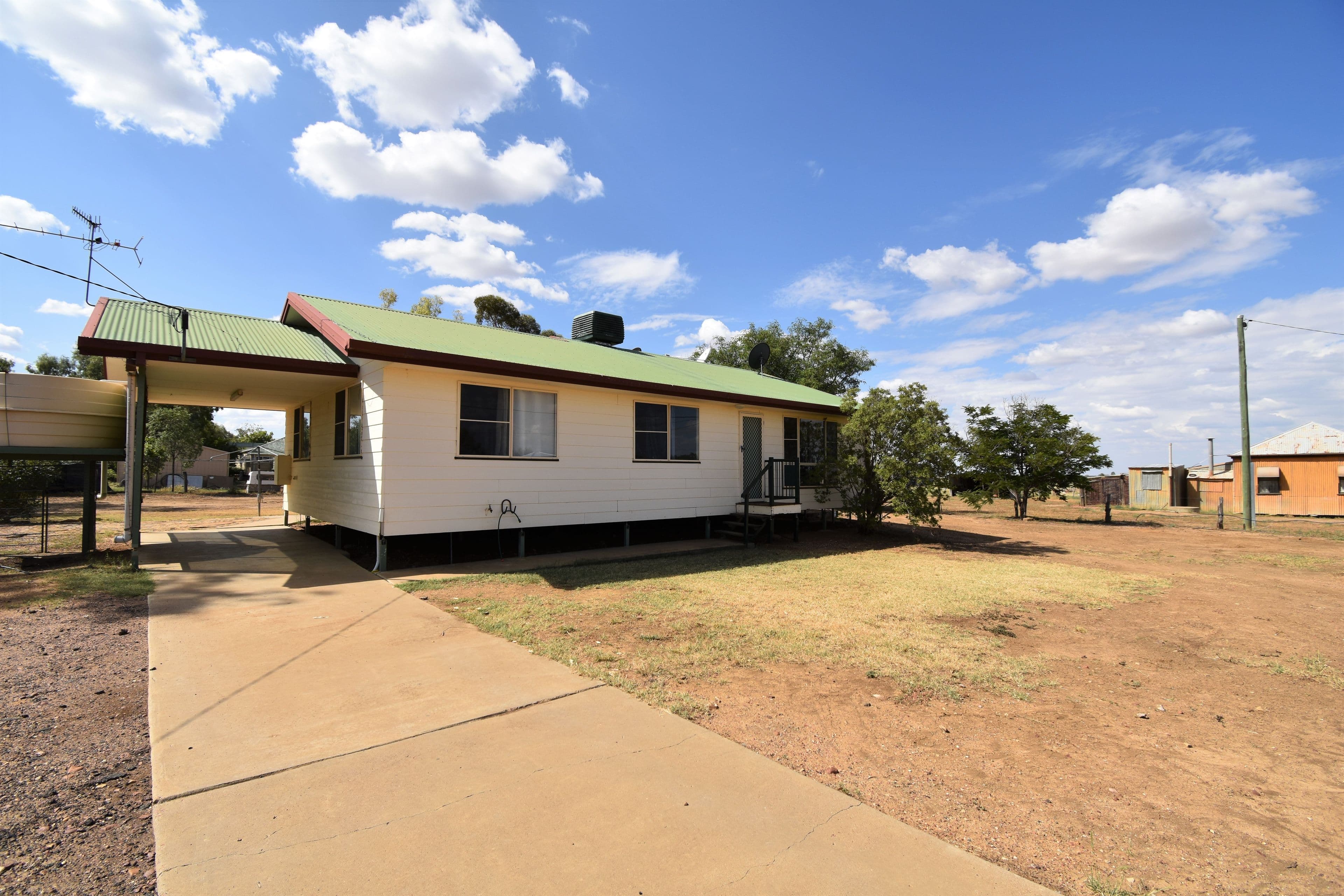 13-15 Mitchell Street, Ilfracombe QLD 4727, Ilfracombe - Image 1