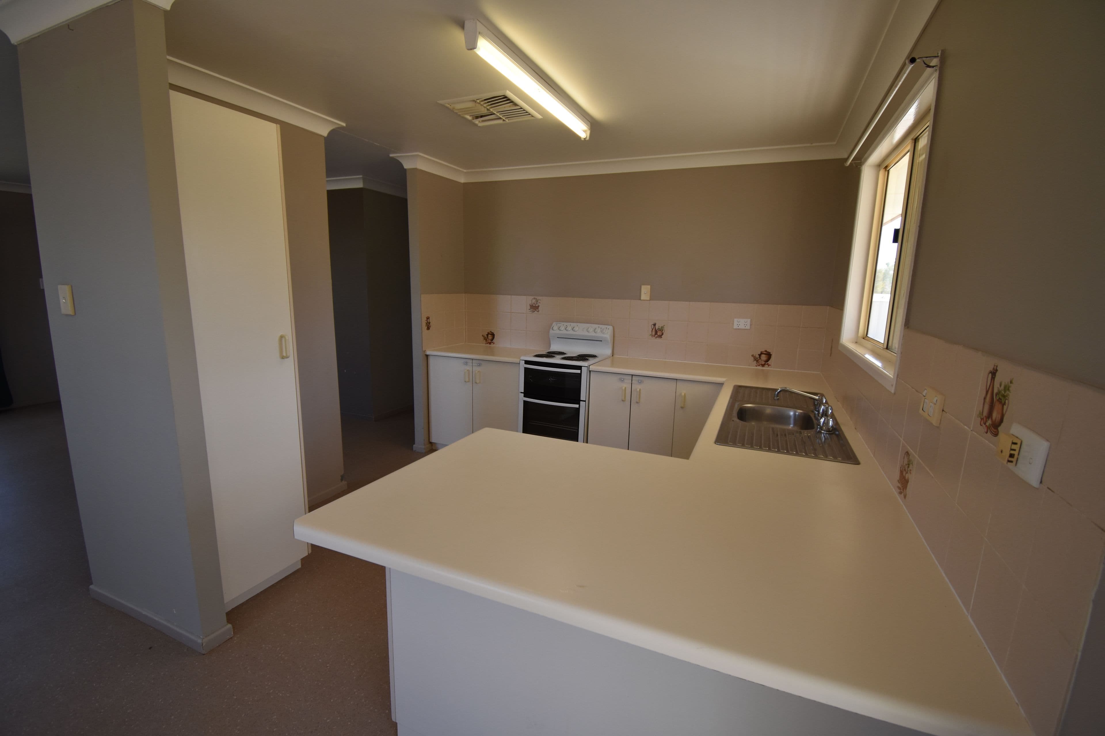 13-15 Mitchell Street, Ilfracombe QLD 4727, Ilfracombe - Thumbnail 2