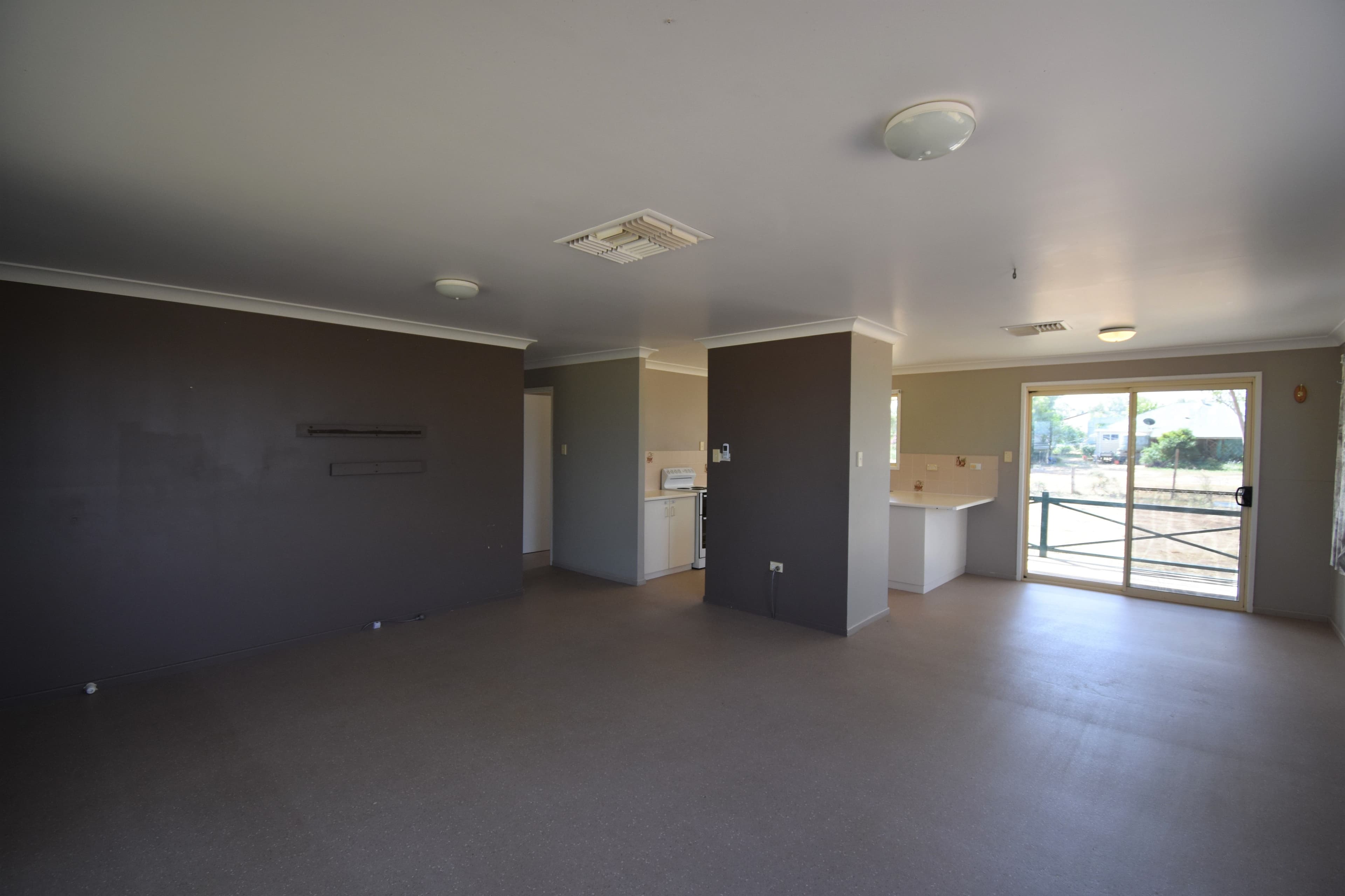 13-15 Mitchell Street, Ilfracombe QLD 4727, Ilfracombe - Thumbnail 3