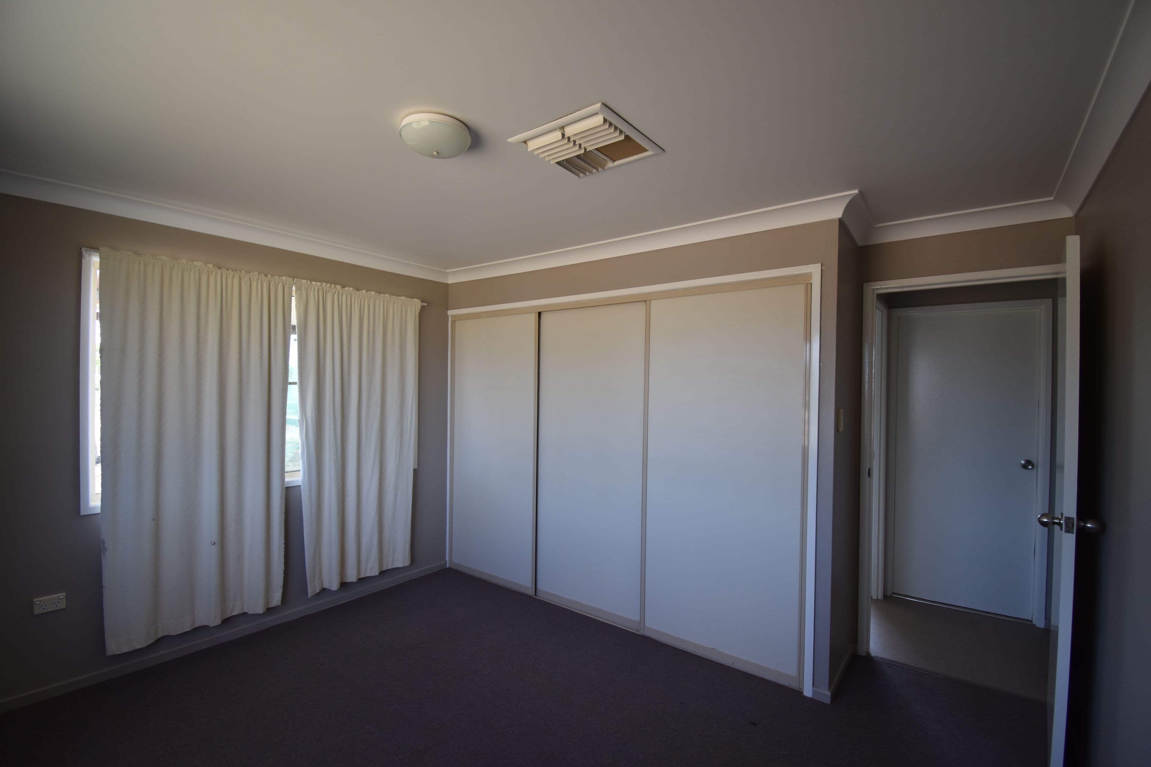 13-15 Mitchell Street, Ilfracombe QLD 4727, Ilfracombe - Thumbnail 5