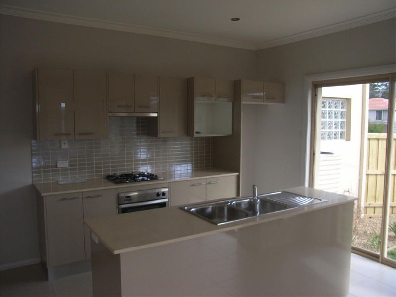 11/38 Enderley Avenue, Surfers Paradise, QLD, 4217, Surfers Paradise - Thumbnail 2
