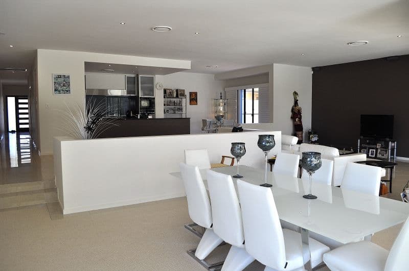 7 Blackfen Court, ARUNDEL QLD 4214, Arundel - Thumbnail 2
