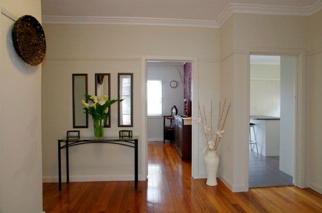 18 Walsh Grove, NORTH GEELONG VIC 3215, North Geelong - Thumbnail 2