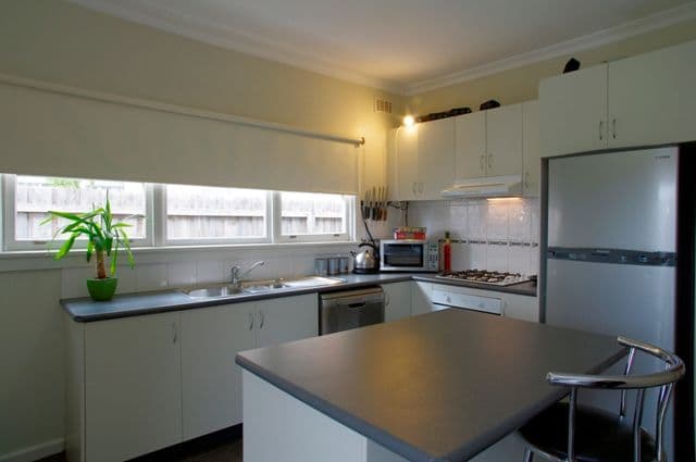 18 Walsh Grove, NORTH GEELONG VIC 3215, North Geelong - Thumbnail 5