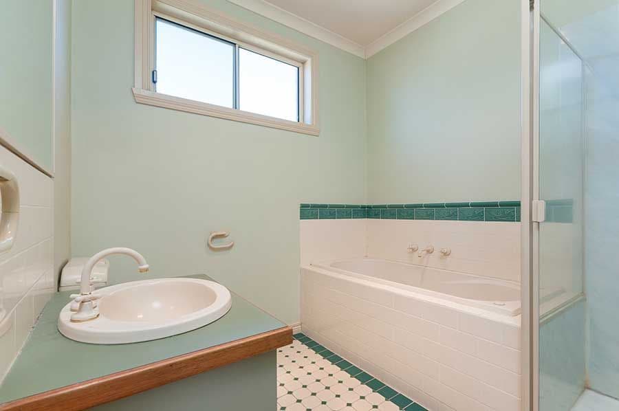 12 Pinnock Avenue, Roxburgh Park VIC 3064, Roxburgh Park - Thumbnail 5
