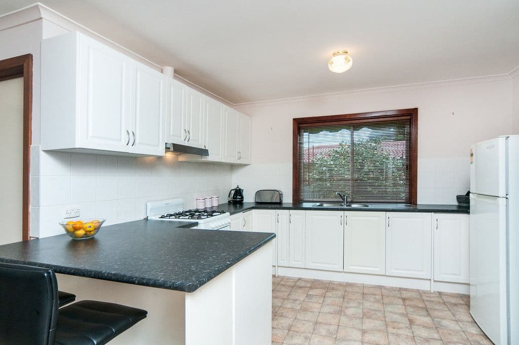 6 Roxanne Avenue, ABERFOYLE PARK SA 5159, Aberfoyle Park - Thumbnail 2
