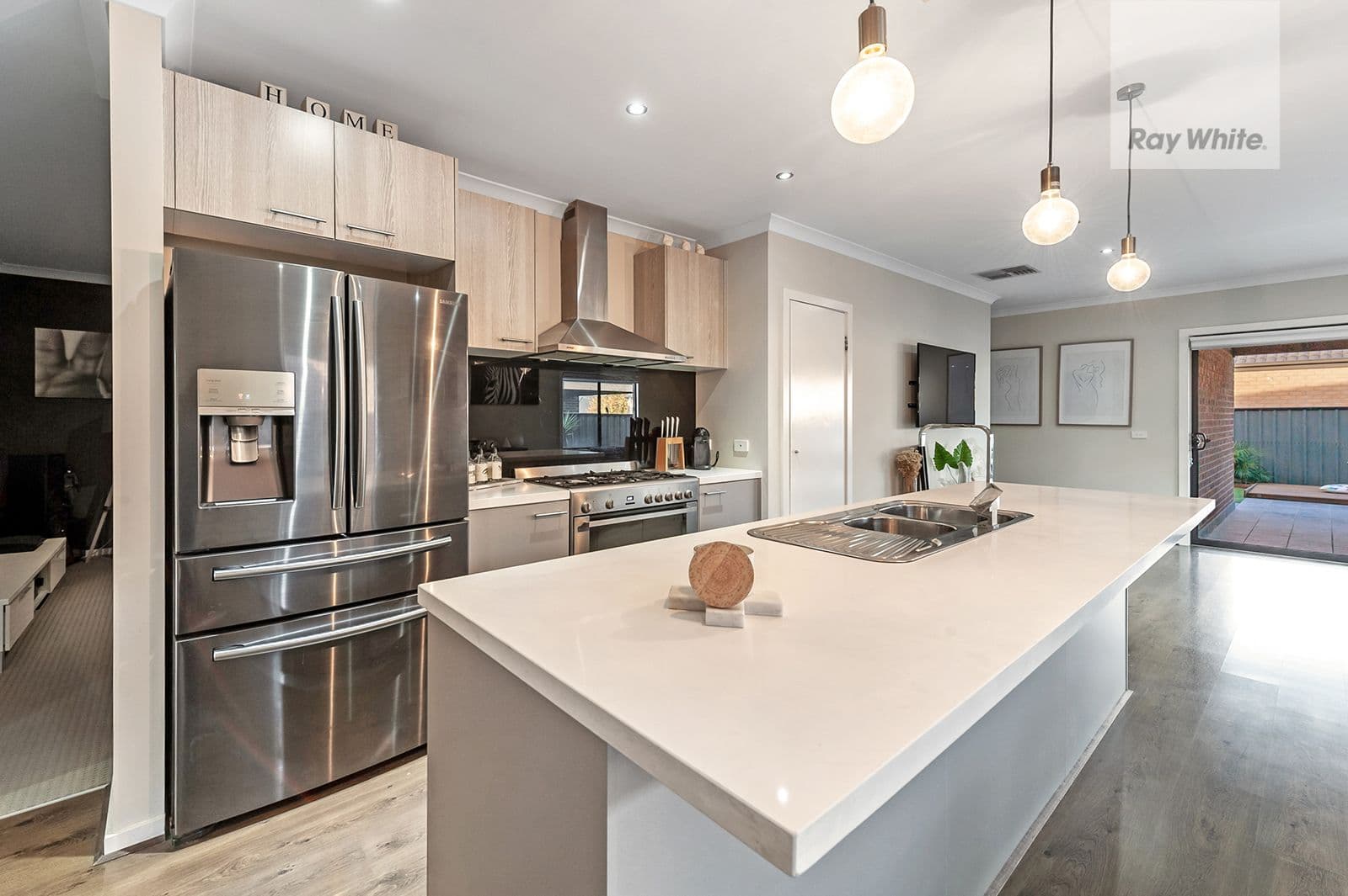 92 Moor Park Drive, Craigieburn VIC 3064, Craigieburn - Thumbnail 2