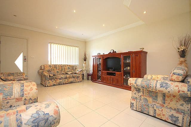 23 Kurrajong Avenue, Georges Hall NSW 2198, Georges Hall - Thumbnail 2