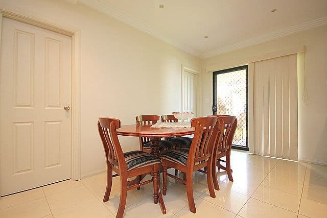 23 Kurrajong Avenue, Georges Hall NSW 2198, Georges Hall - Thumbnail 4