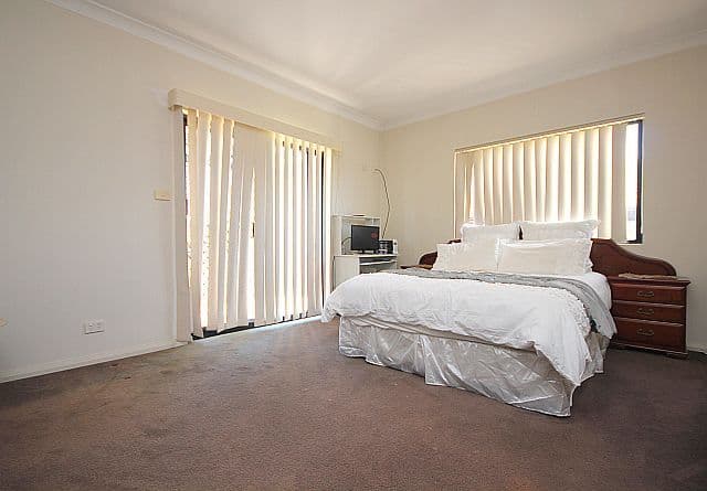 23 Kurrajong Avenue, Georges Hall NSW 2198, Georges Hall - Thumbnail 5