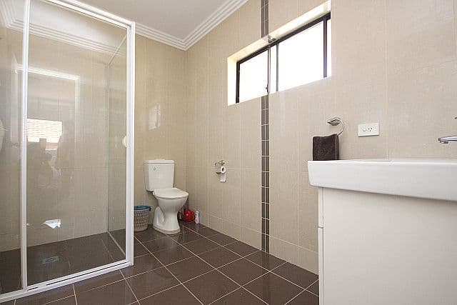 23 Kurrajong Avenue, Georges Hall NSW 2198, Georges Hall - Thumbnail 6