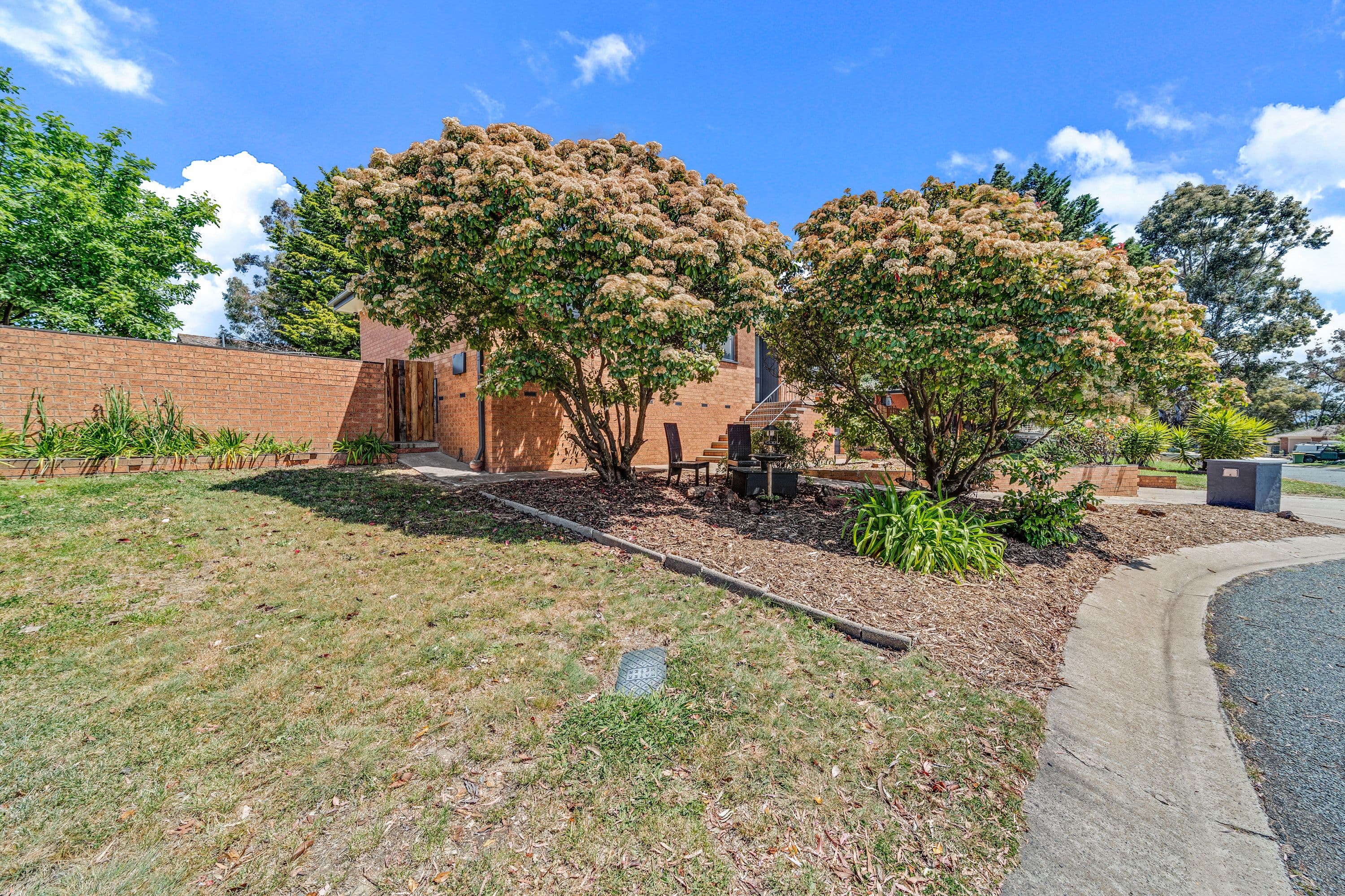11 McKid Court, Charnwood ACT 2615, Charnwood - Thumbnail 2