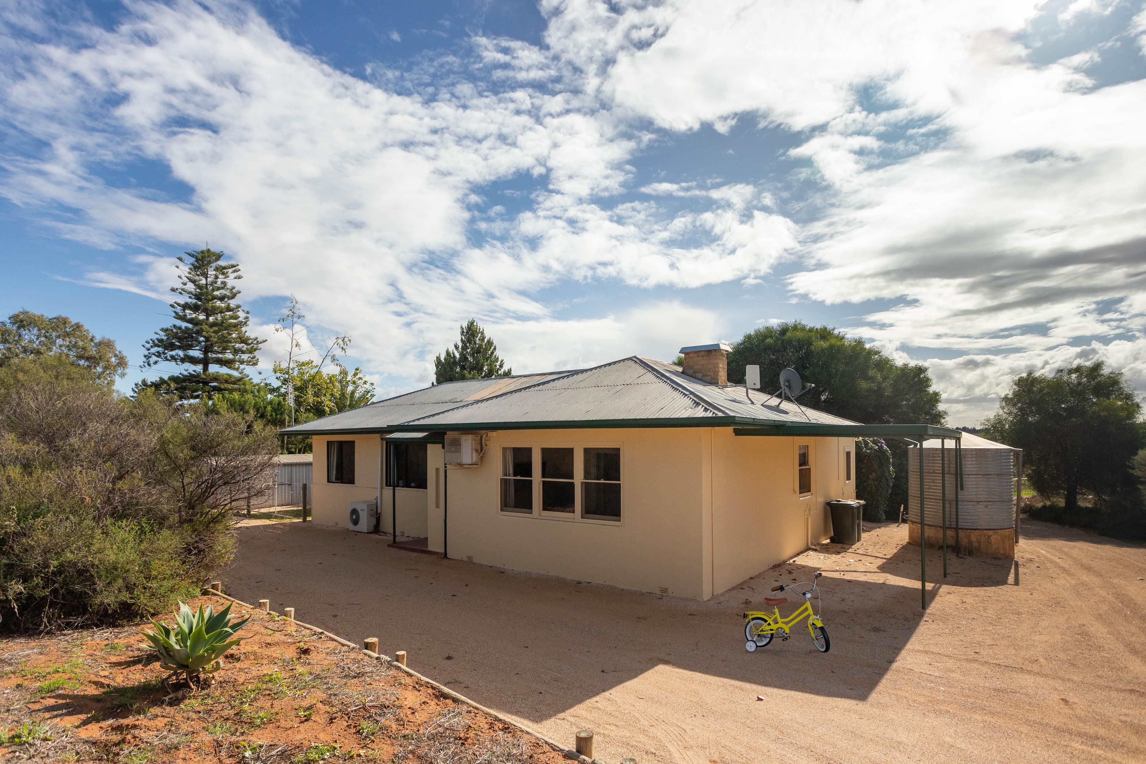 225 Alamein Avenue, Loxton North SA 5333, Loxton North - Thumbnail 2