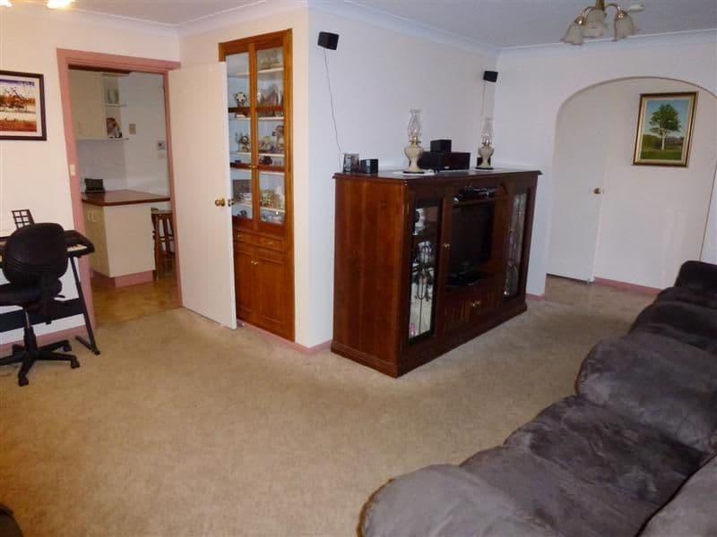 10 Kestrel Close, DUBBO NSW 2830, Dubbo - Thumbnail 2