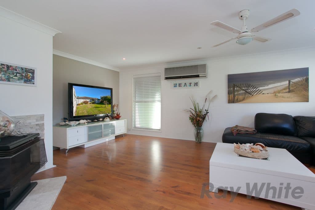 4 Robina Drive, HILLSBOROUGH NSW 2290, Hillsborough - Thumbnail 2