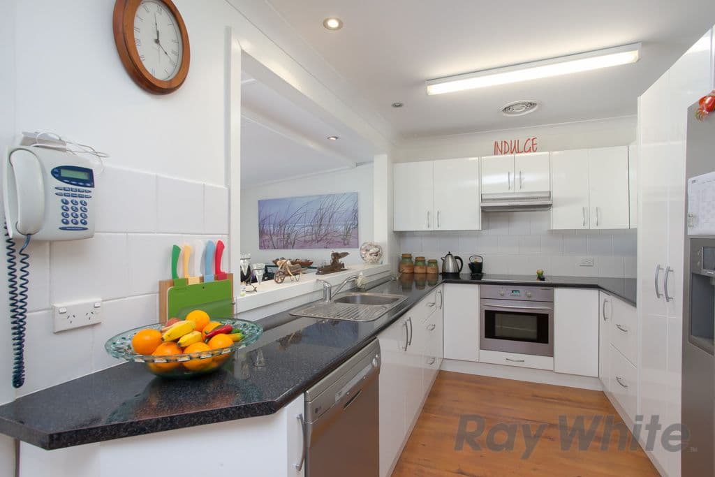 4 Robina Drive, HILLSBOROUGH NSW 2290, Hillsborough - Thumbnail 3