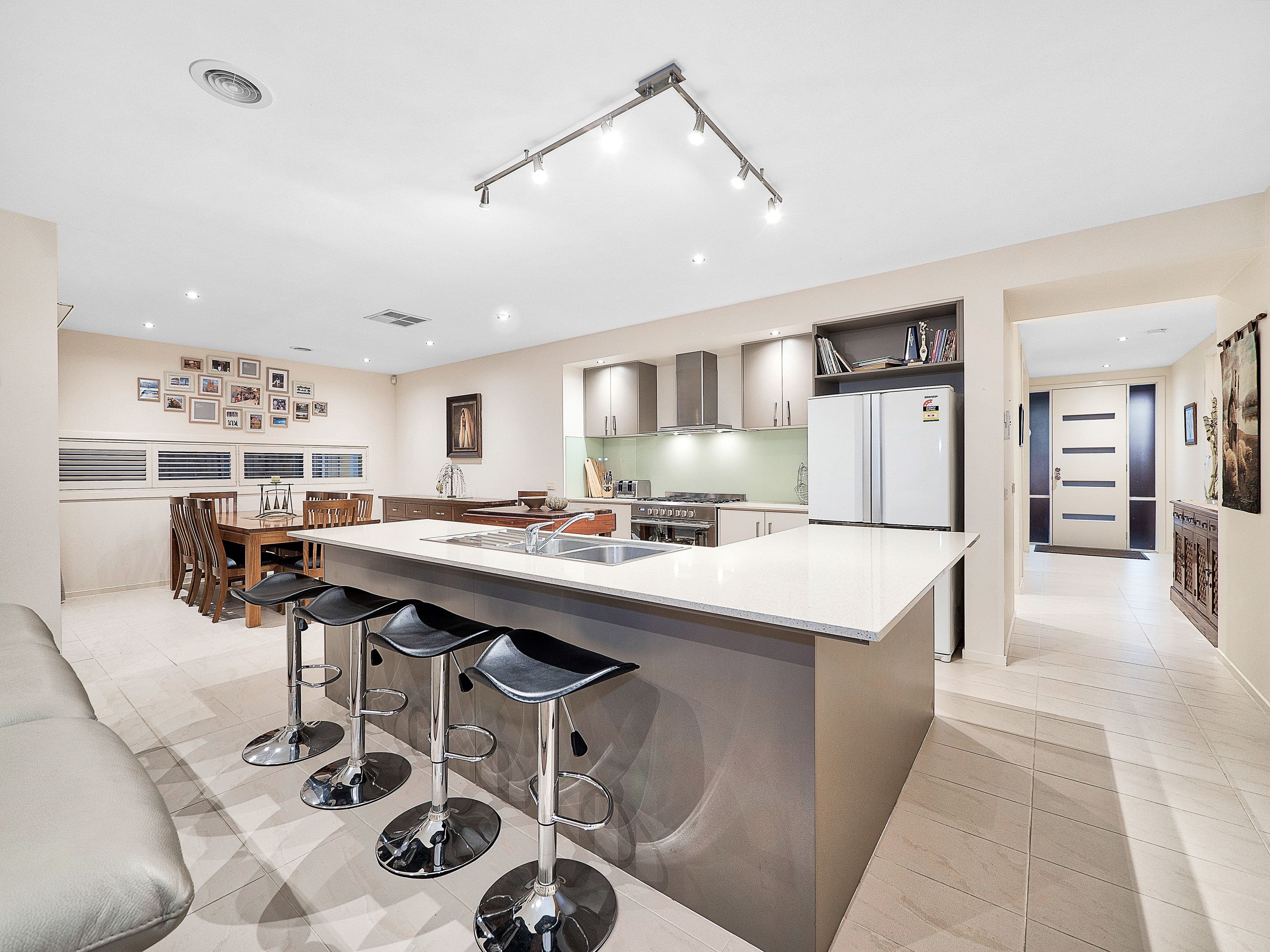 8 Balladonia Gum Circuit, Lyndhurst VIC 3975, Lyndhurst - Thumbnail 3