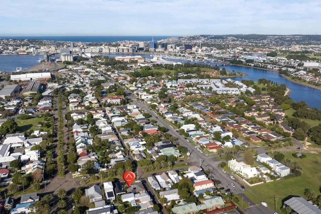 2/11 Hargrave Street, Carrington - Thumbnail 2