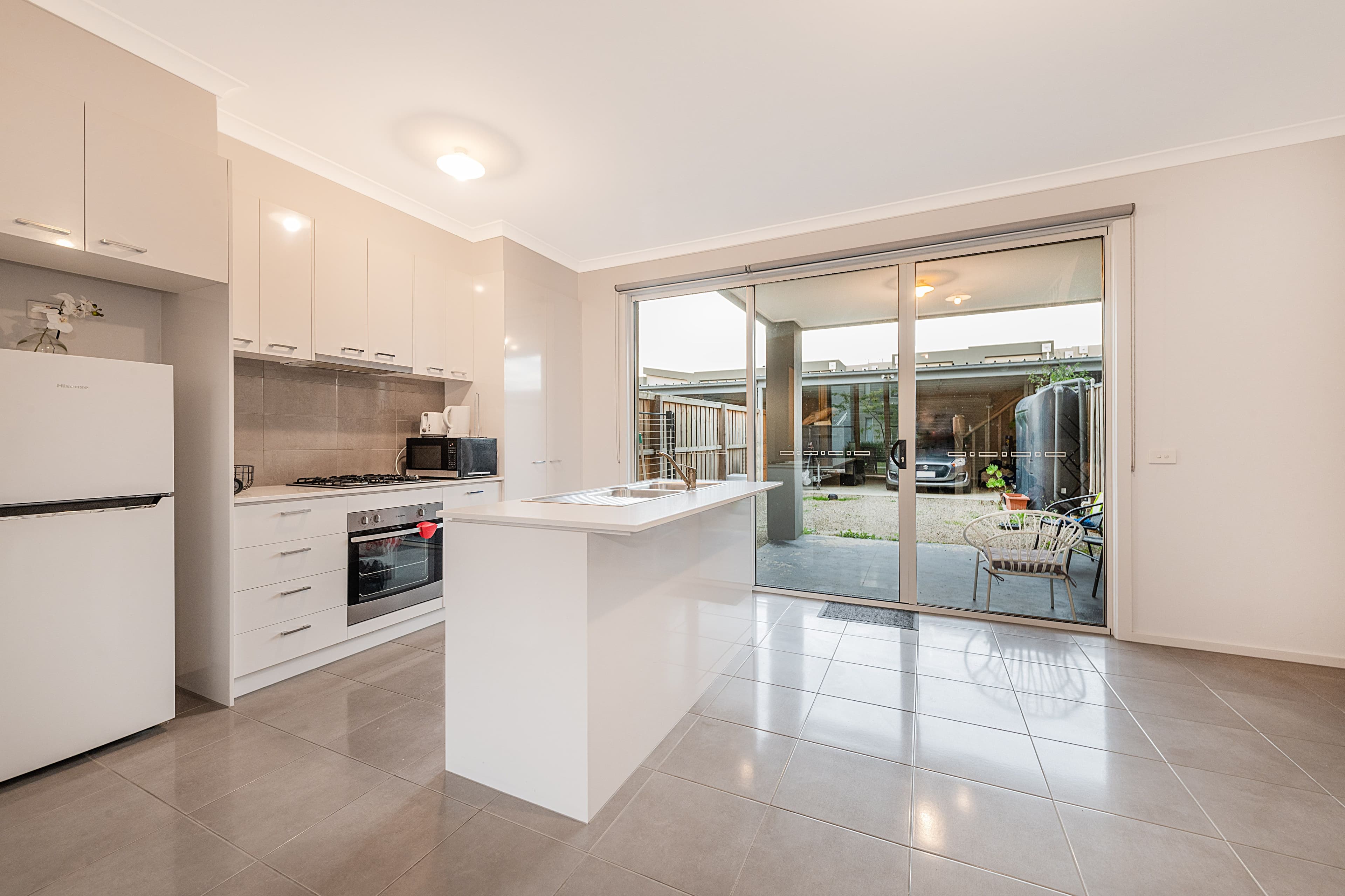 8 Pebblebeach Path, Cranbourne VIC 3977, Cranbourne - Thumbnail 3