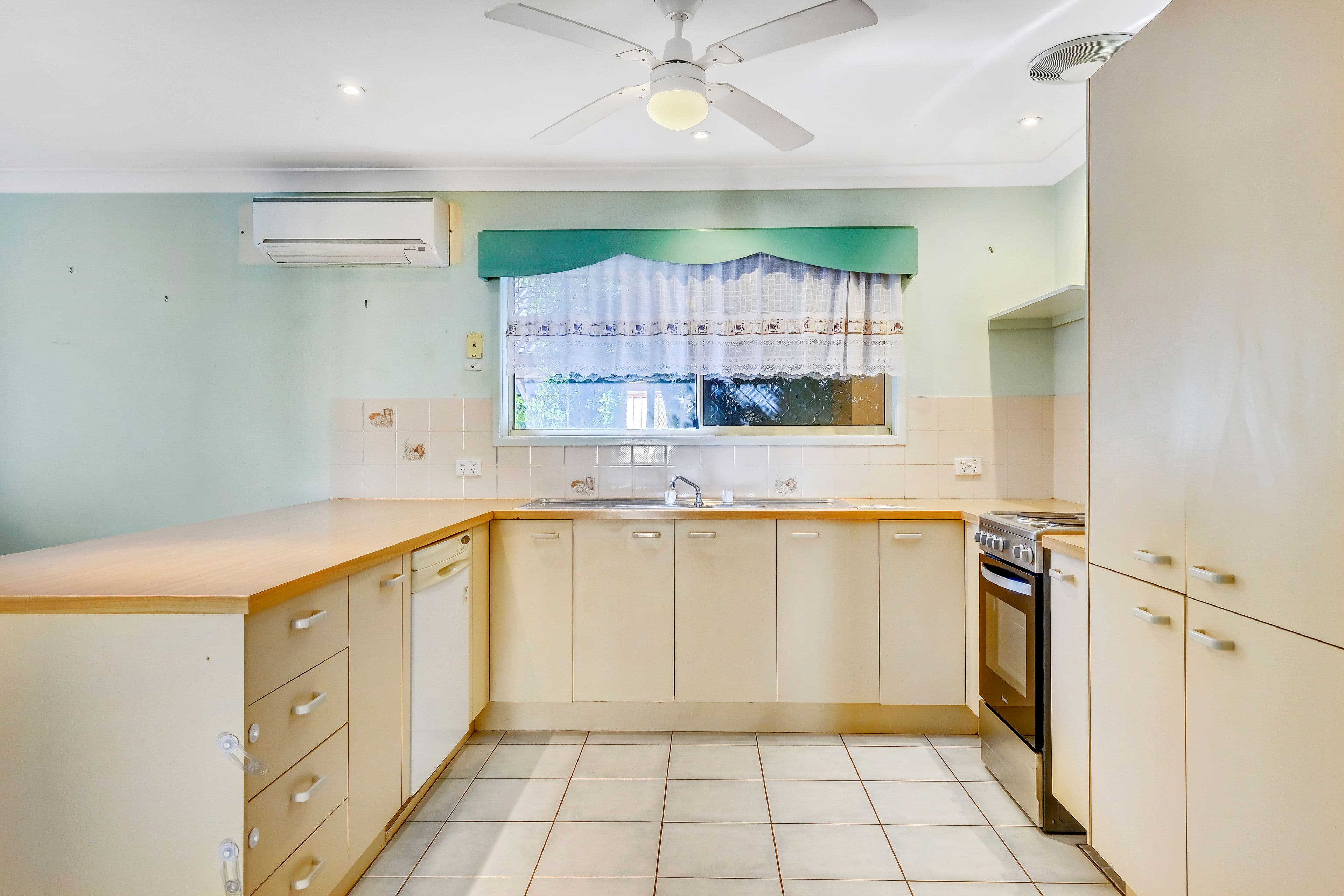 32 Woodbine Avenue, Camira QLD 4300, Camira - Thumbnail 6