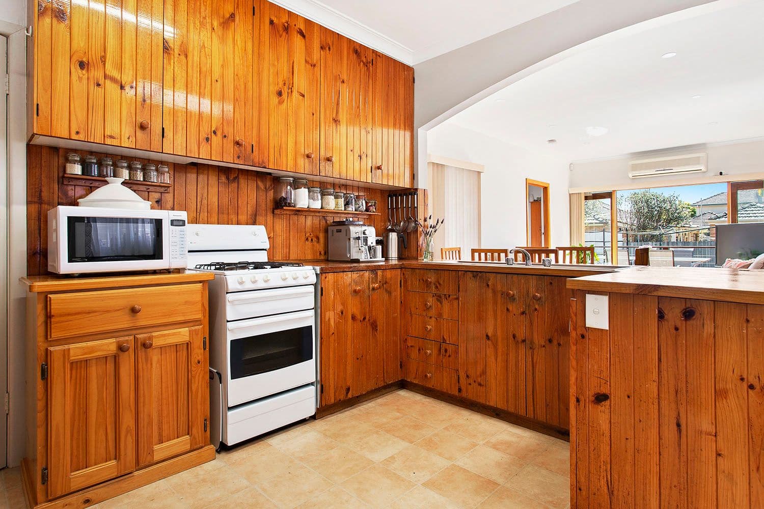 49 Latrobe Street, Cheltenham VIC 3192, Cheltenham - Thumbnail 3