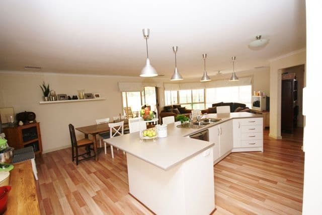 8 Pandappa Drive, CLARE SA 5453, Clare - Thumbnail 5