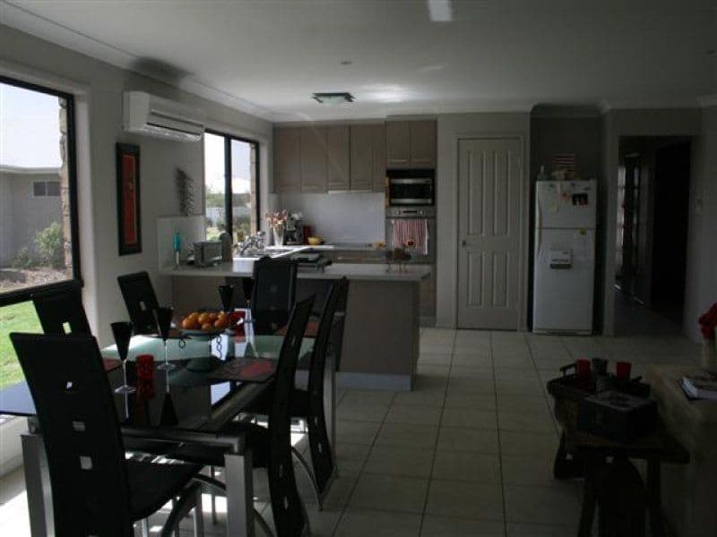 3 Norman Court, ROMA QLD 4455, Roma - Thumbnail 2