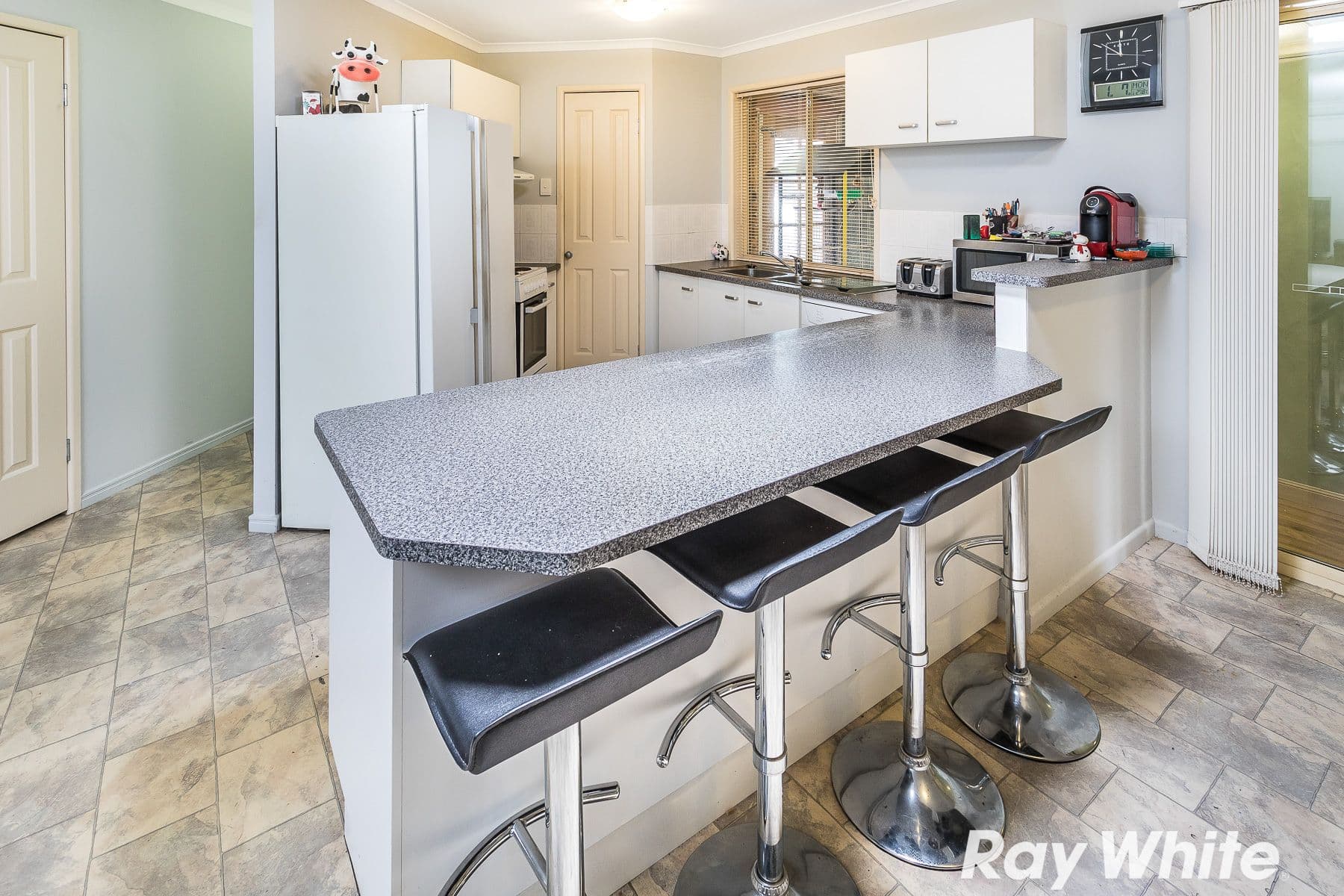 4 Falcon Court, Kallangur QLD 4503, Kallangur - Thumbnail 3