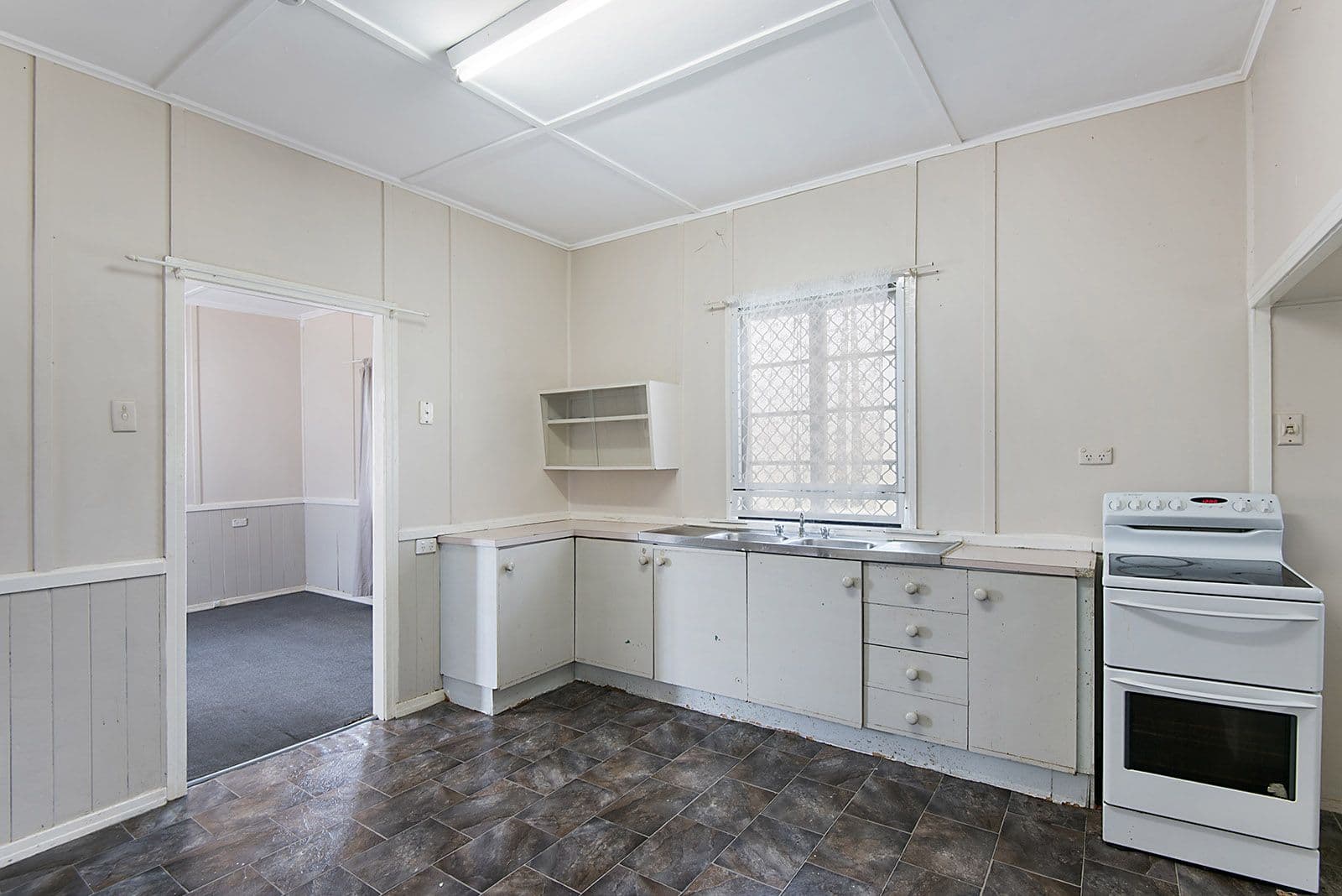 8 Muchow Street, Beenleigh QLD 4207, Beenleigh - Thumbnail 2