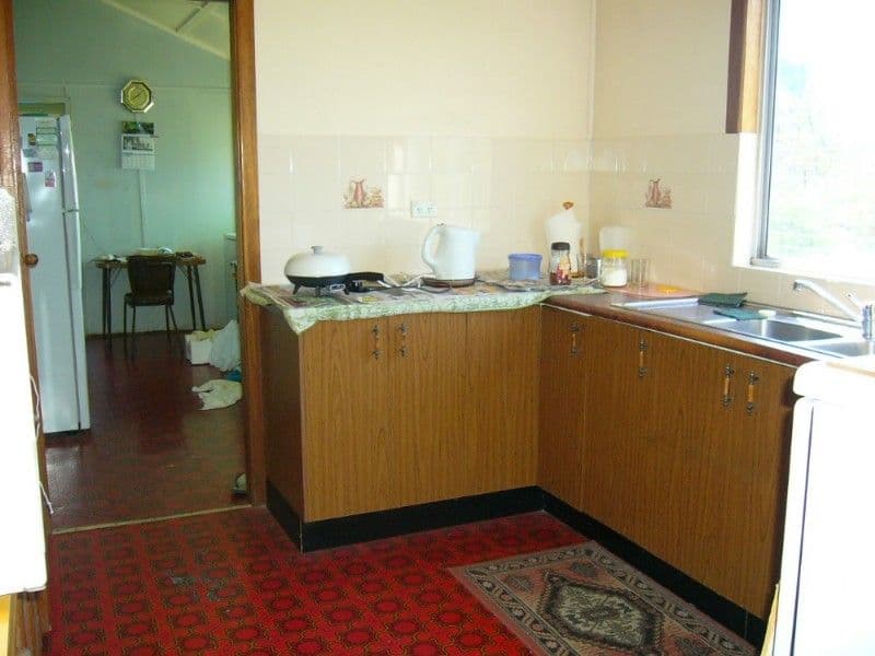 131 Lakes Creek Road, BERSERKER QLD 4701, Berserker - Thumbnail 2