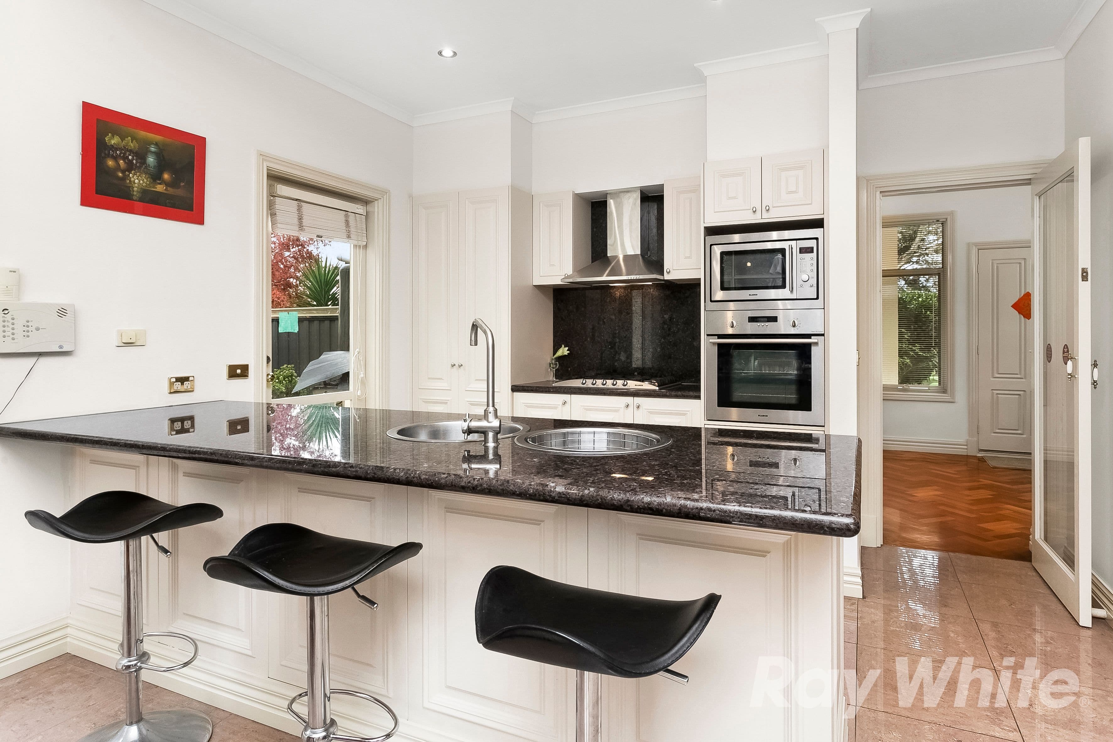 17 Hutchinson Drive, Kew VIC 3101, Kew - Thumbnail 2