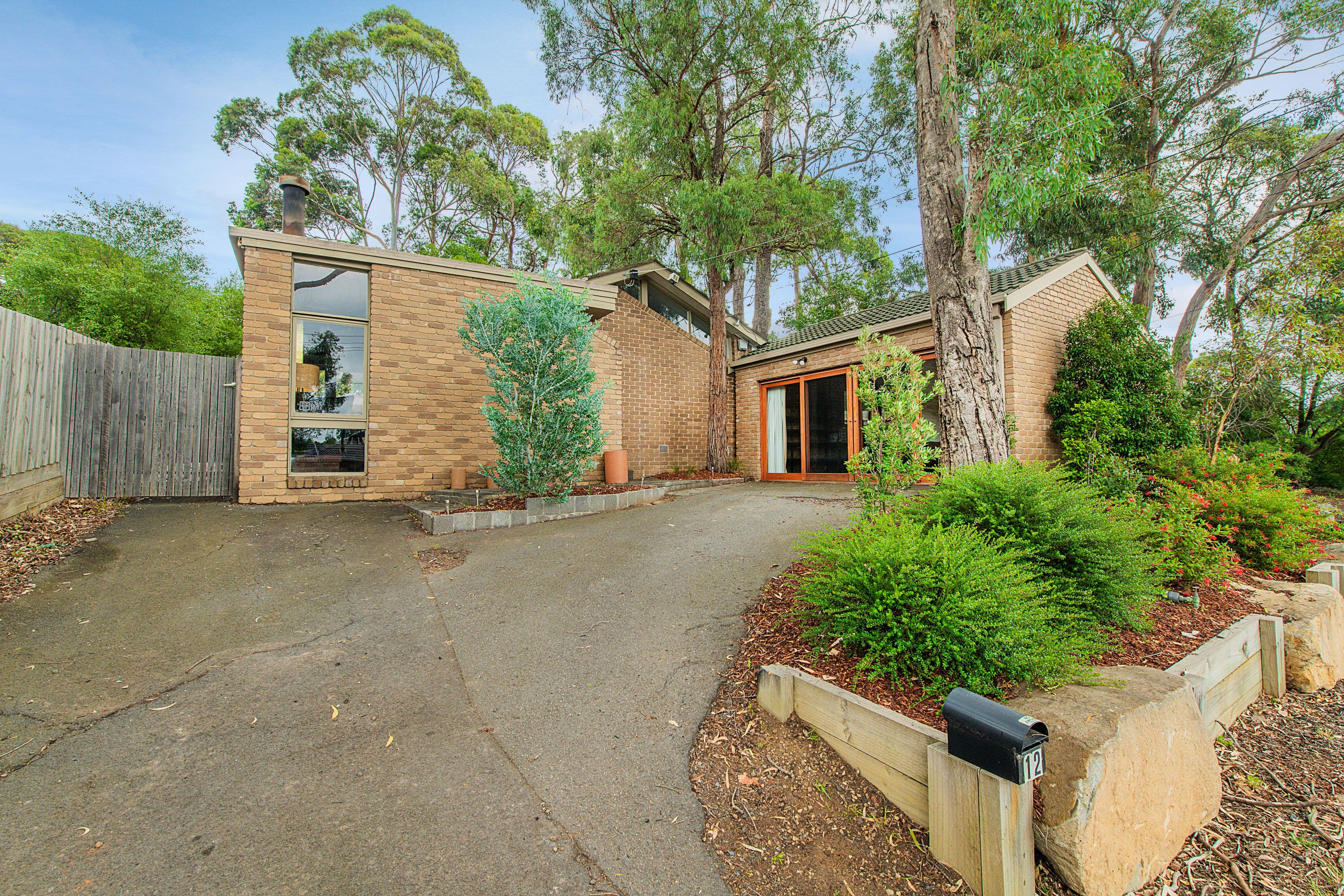 12 Richborough Grove, Ferntree Gully VIC 3156, Ferntree Gully - Thumbnail 2