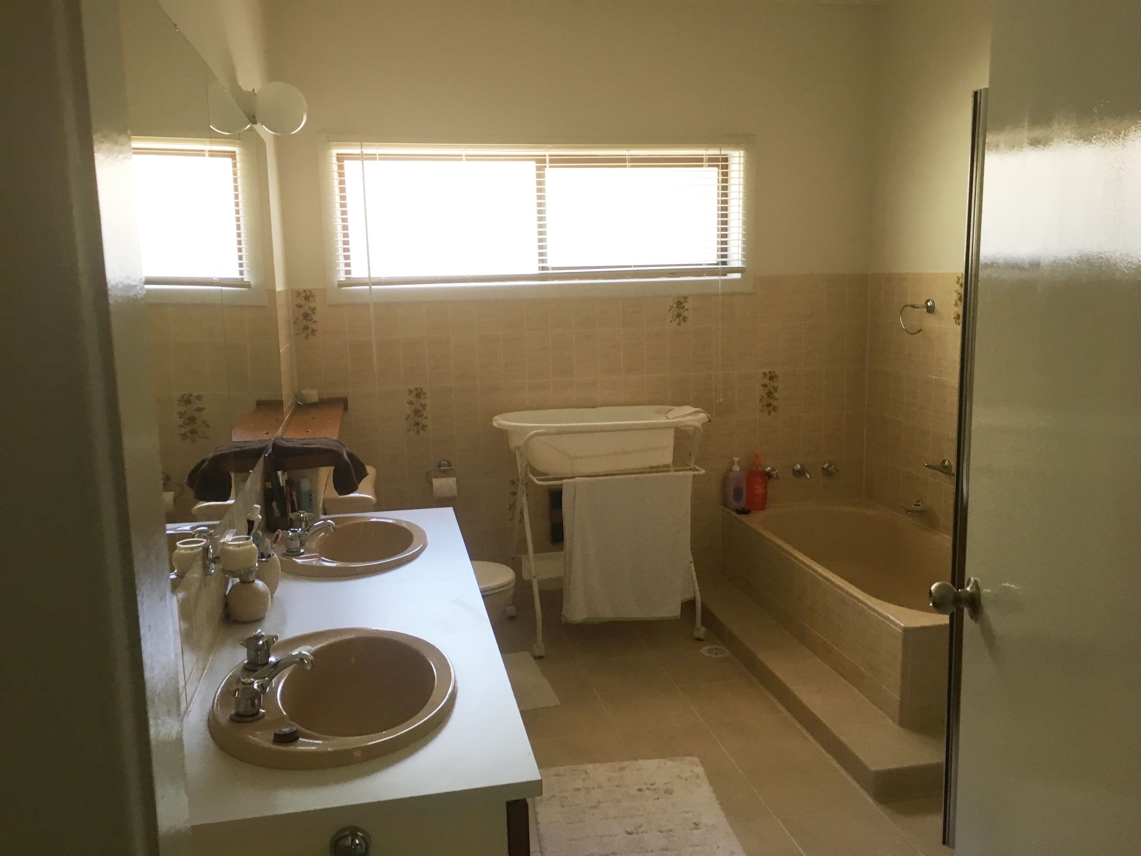 34 Lawford Crescent, Griffith - Thumbnail 5