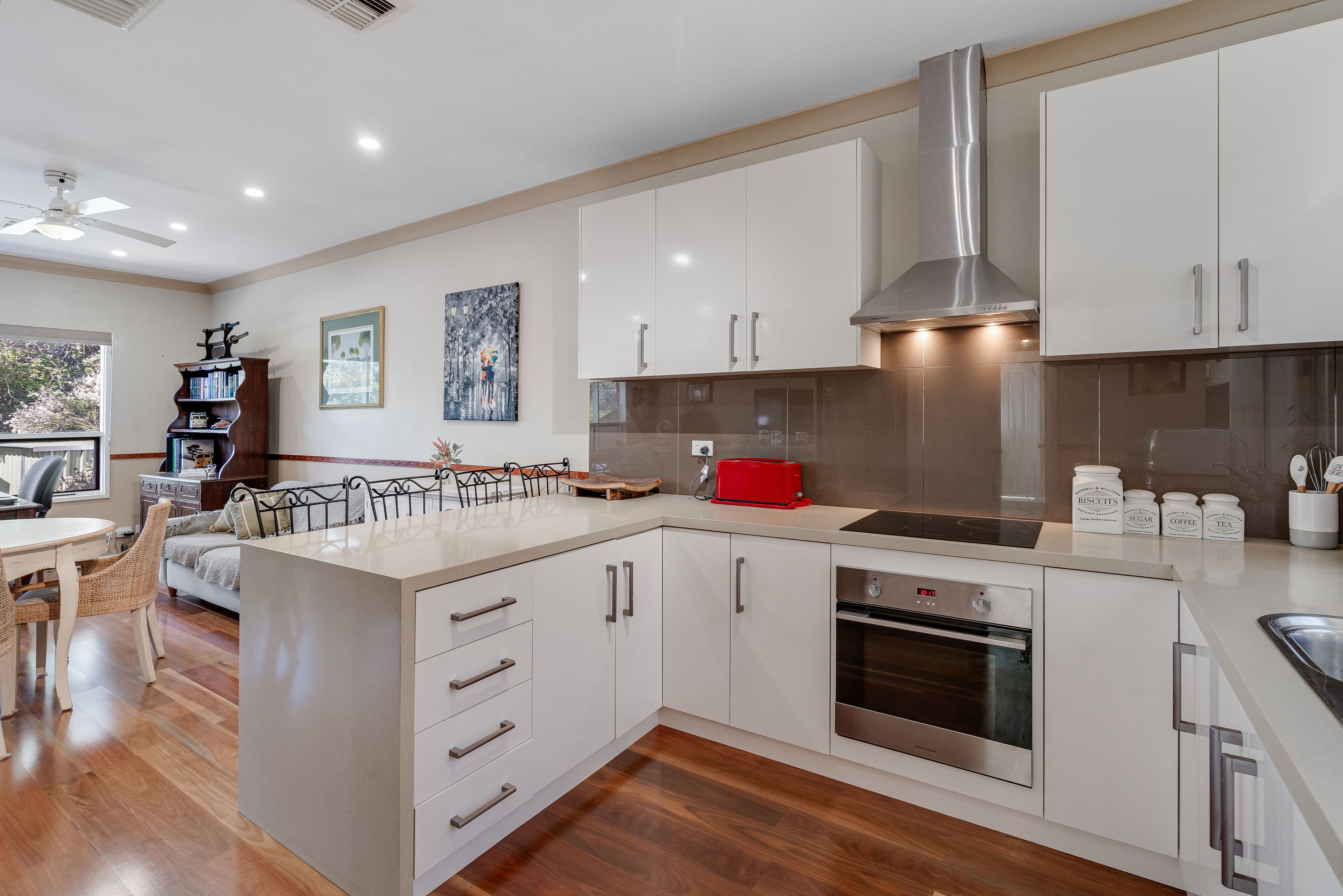 10 Howell Place, Wynn Vale SA 5127, Wynn Vale - Thumbnail 3