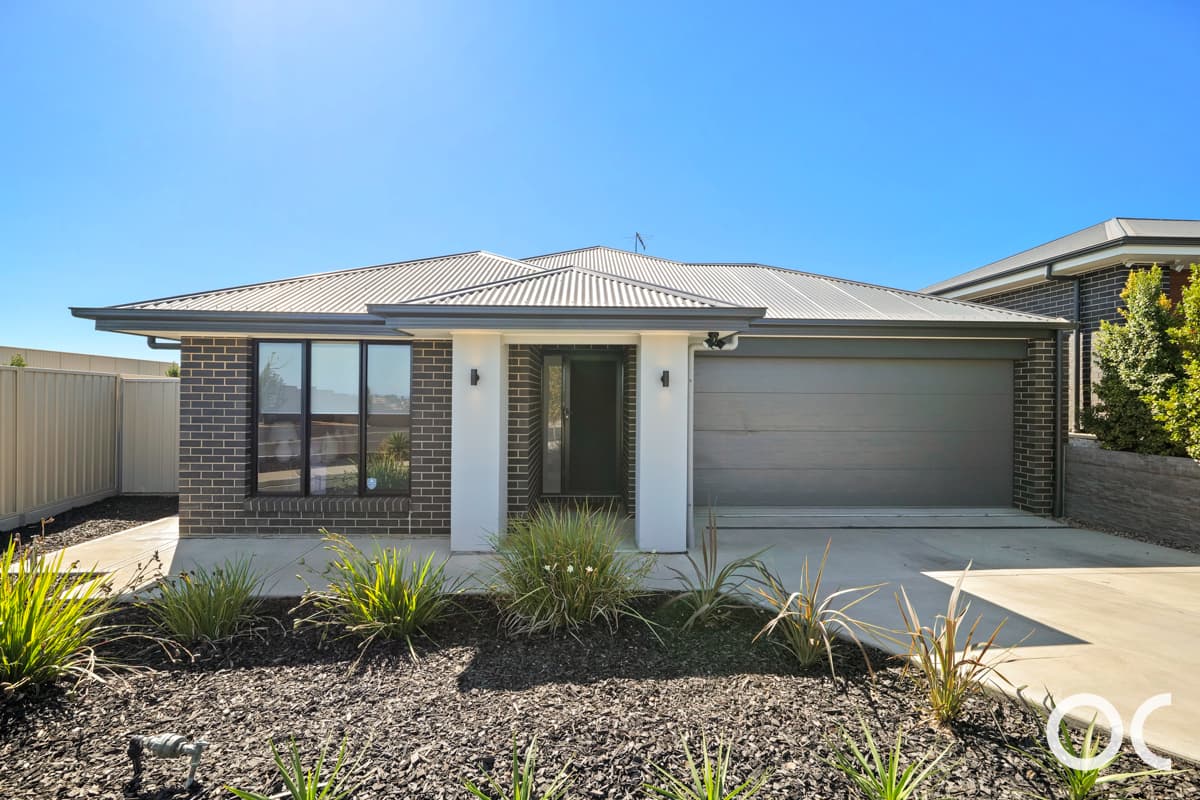 1 Noble Circuit, Hackham - Image 1