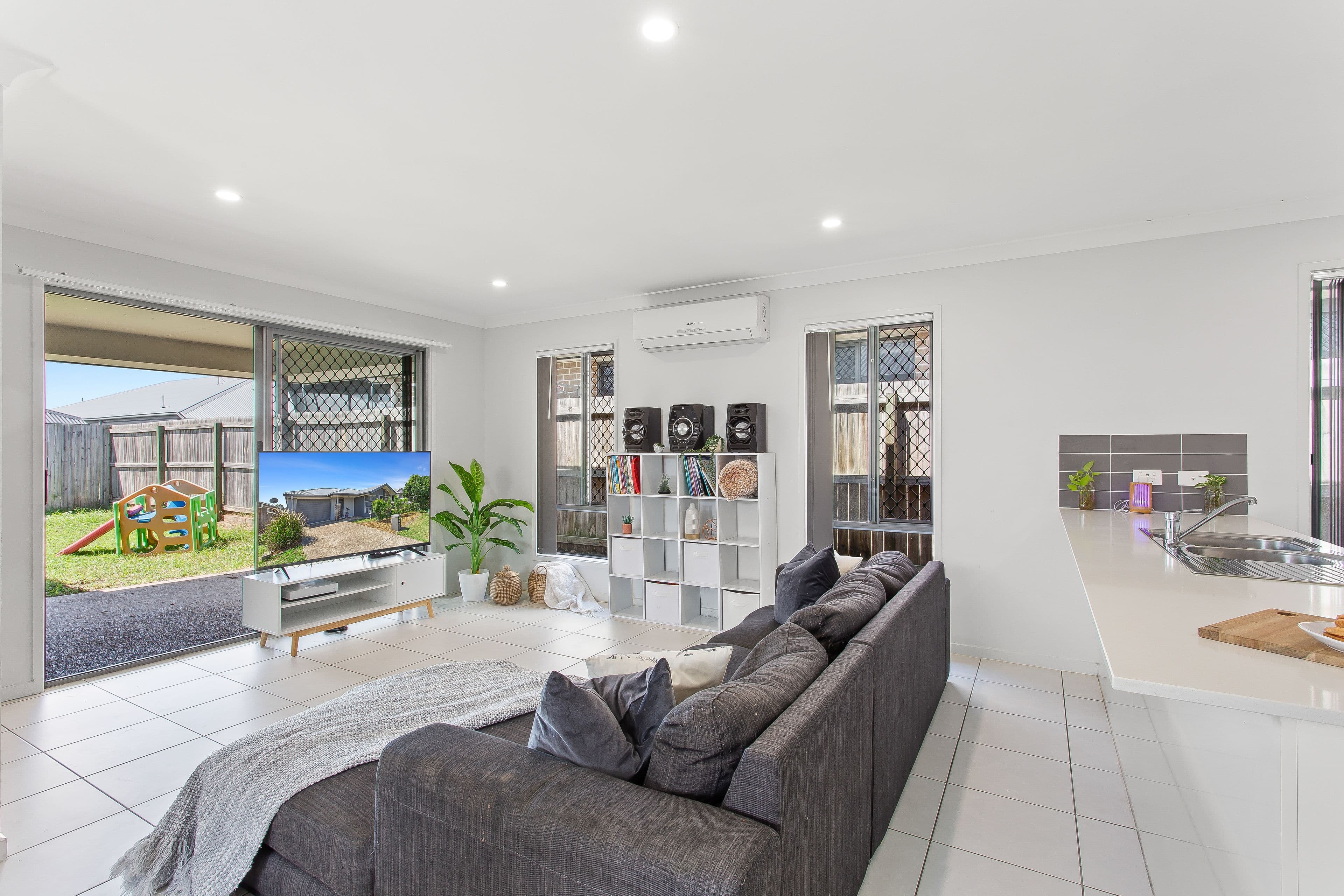 93 Meadowview Drive, Morayfield QLD 4506, Morayfield - Thumbnail 4