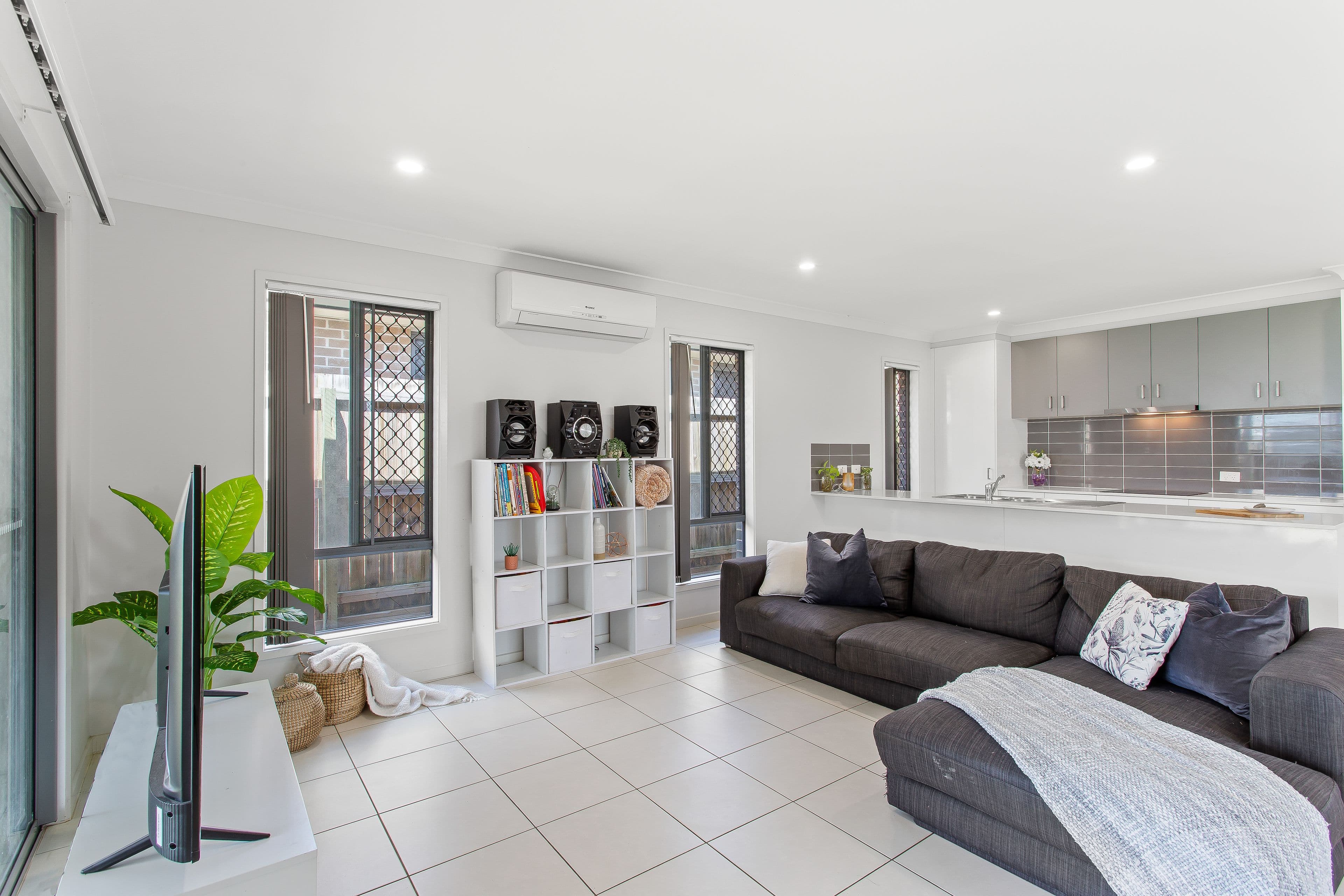93 Meadowview Drive, Morayfield QLD 4506, Morayfield - Thumbnail 5
